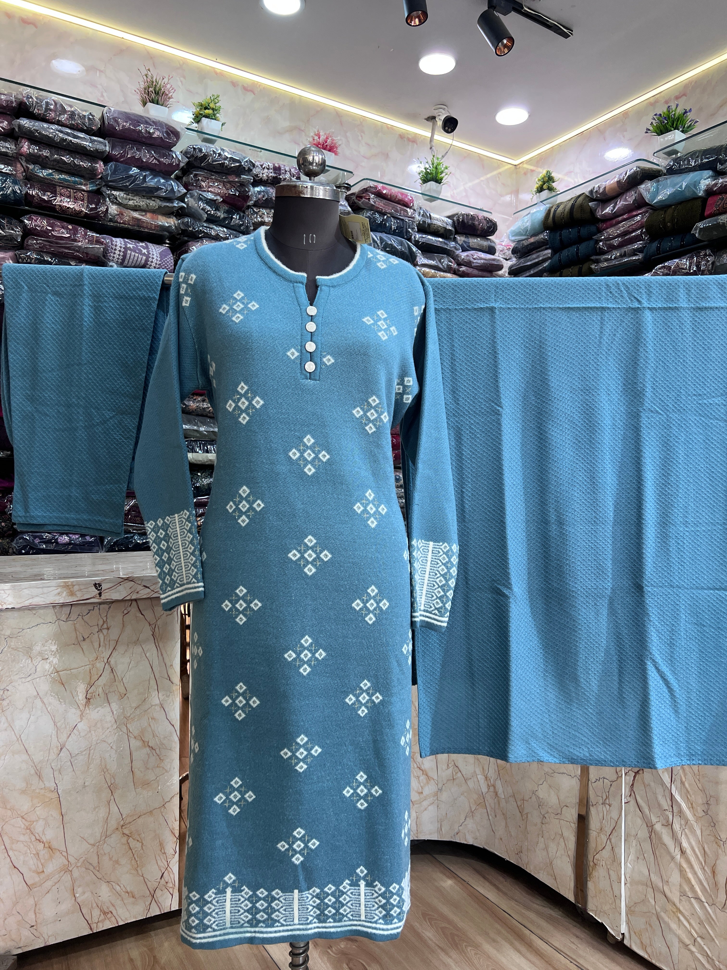 Knitted wool plus size suit (miss 22267)