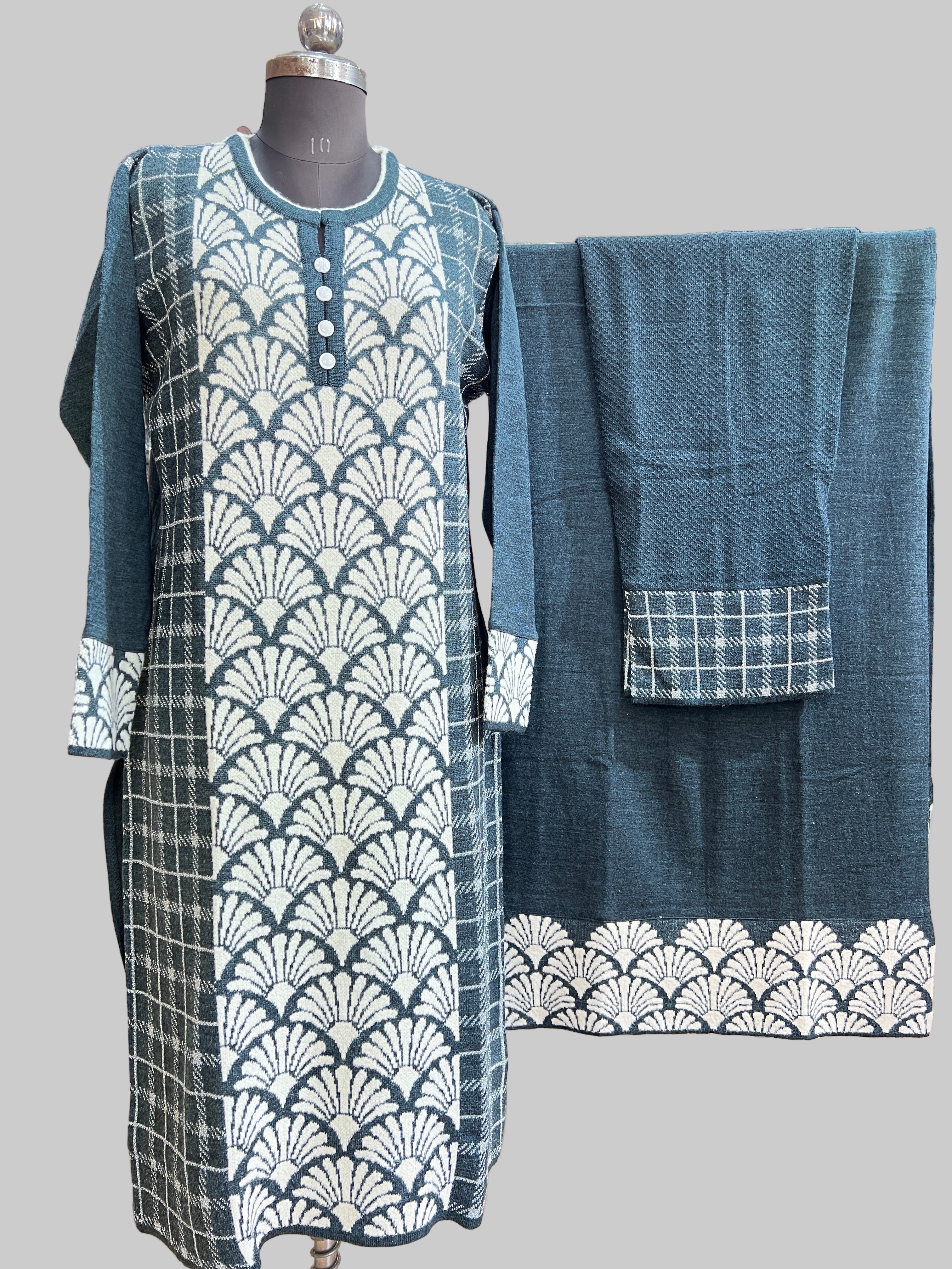 Knitted wool plus size suit (miss 1111167)