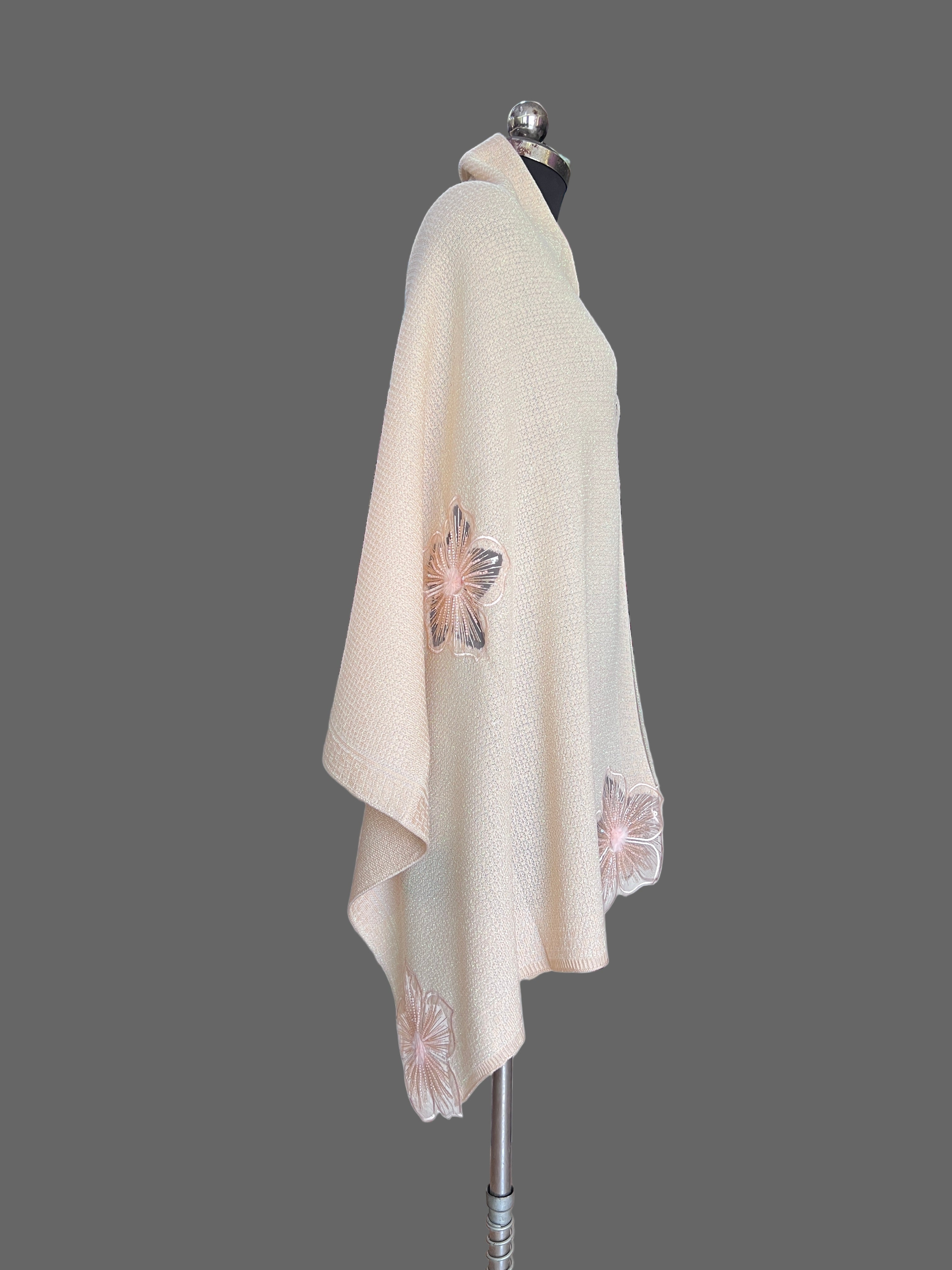 Flower knitted wool ponchu stole