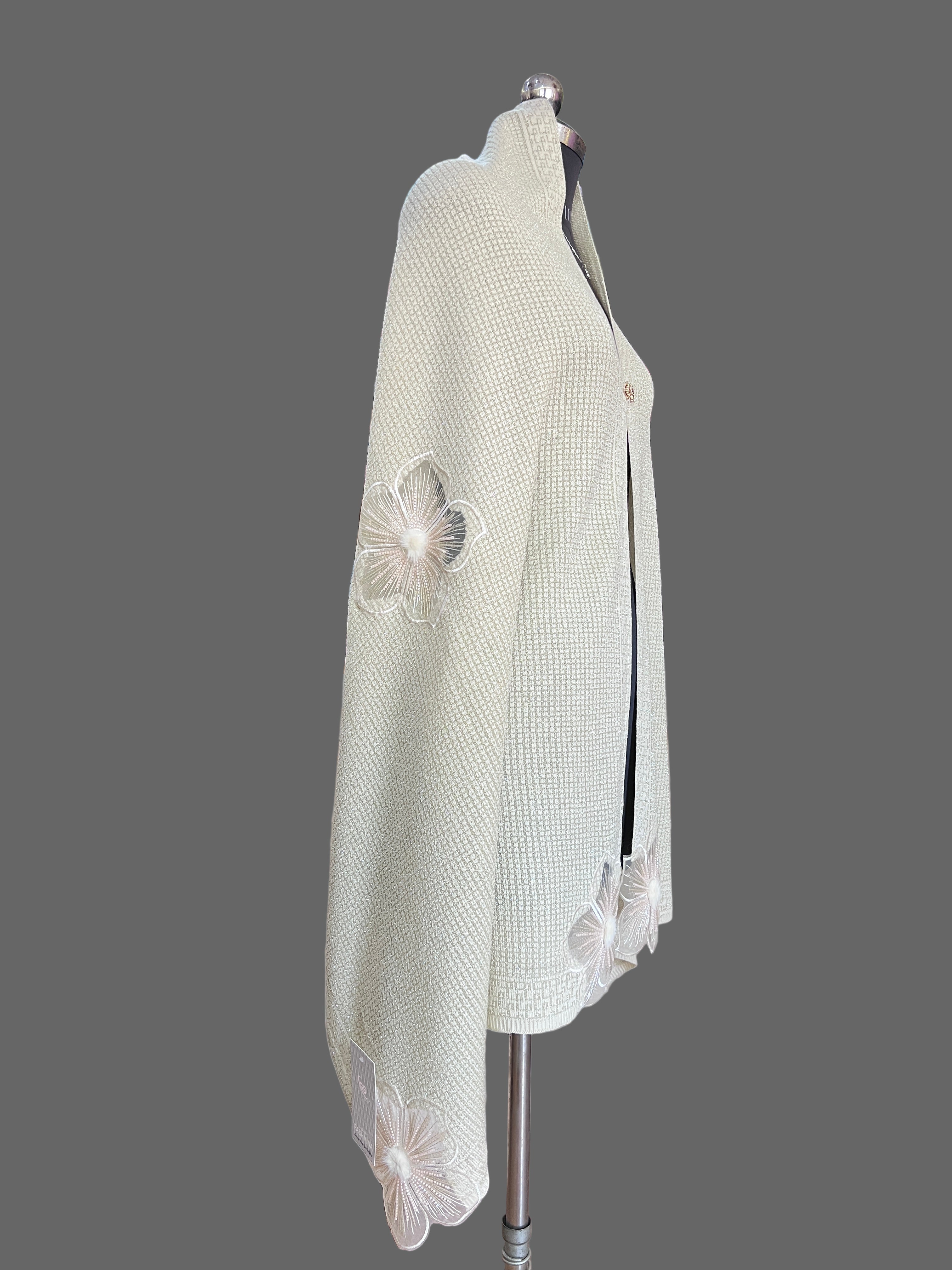 Flower knitted wool ponchu stole