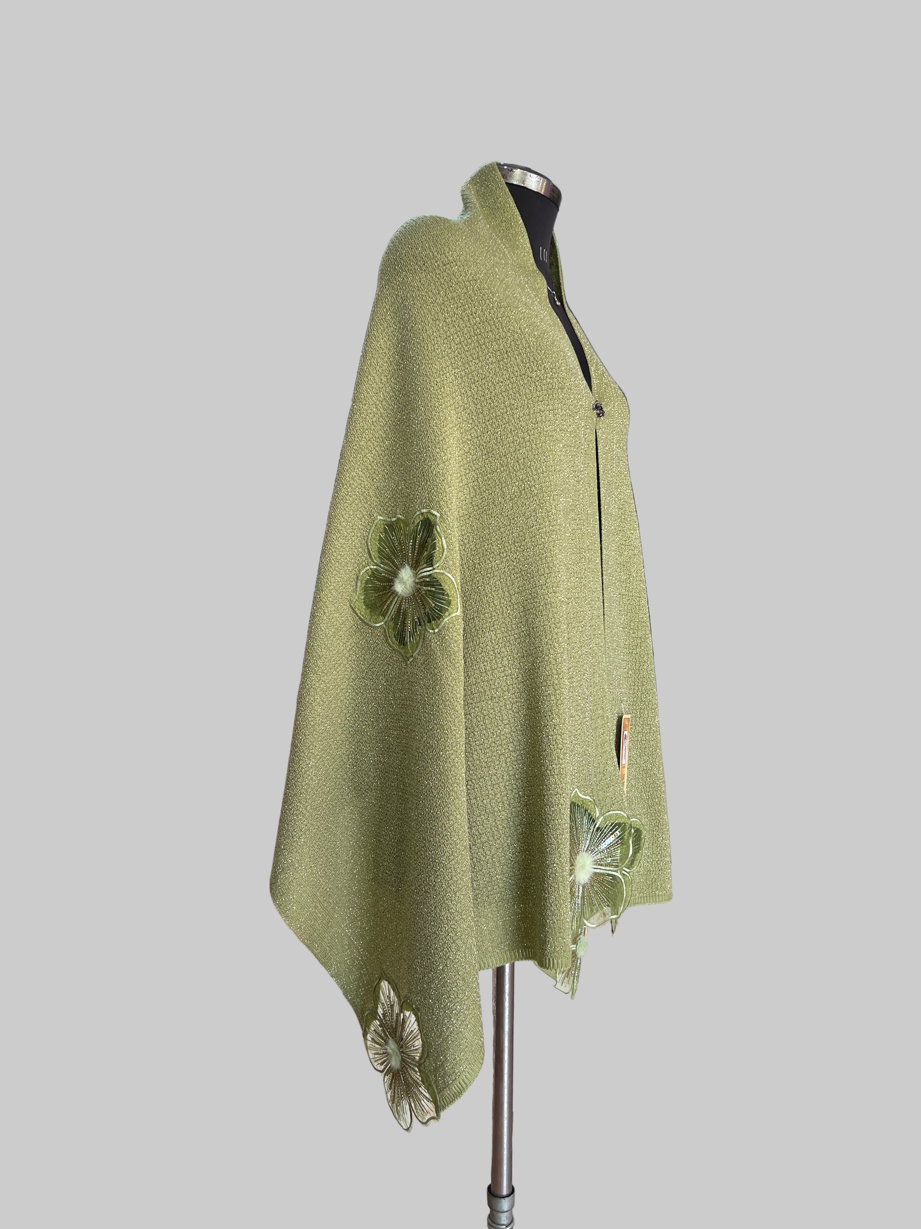 Flower knitted wool ponchu stole