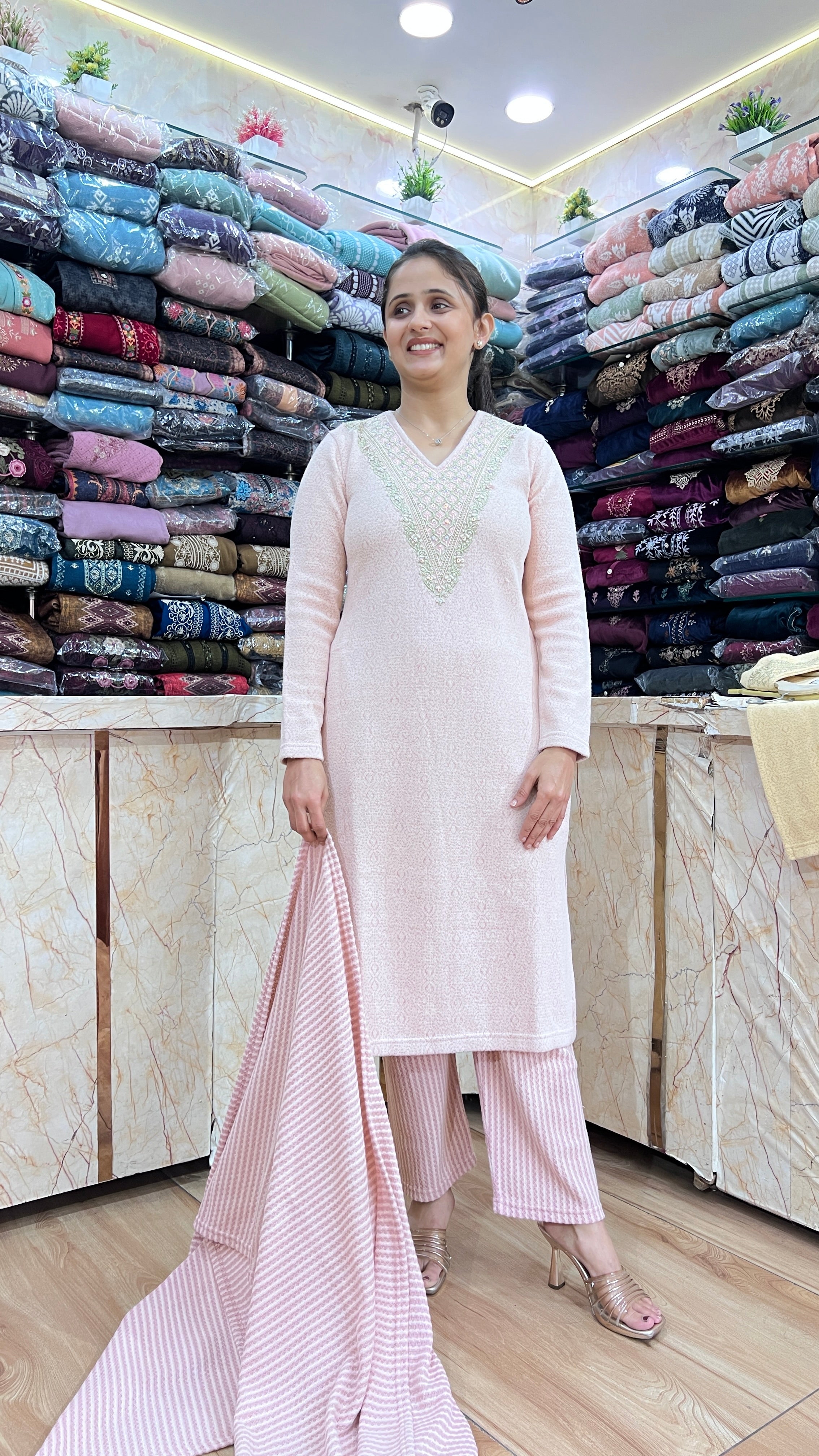 V neck Knitted wool embroidered suit (567)