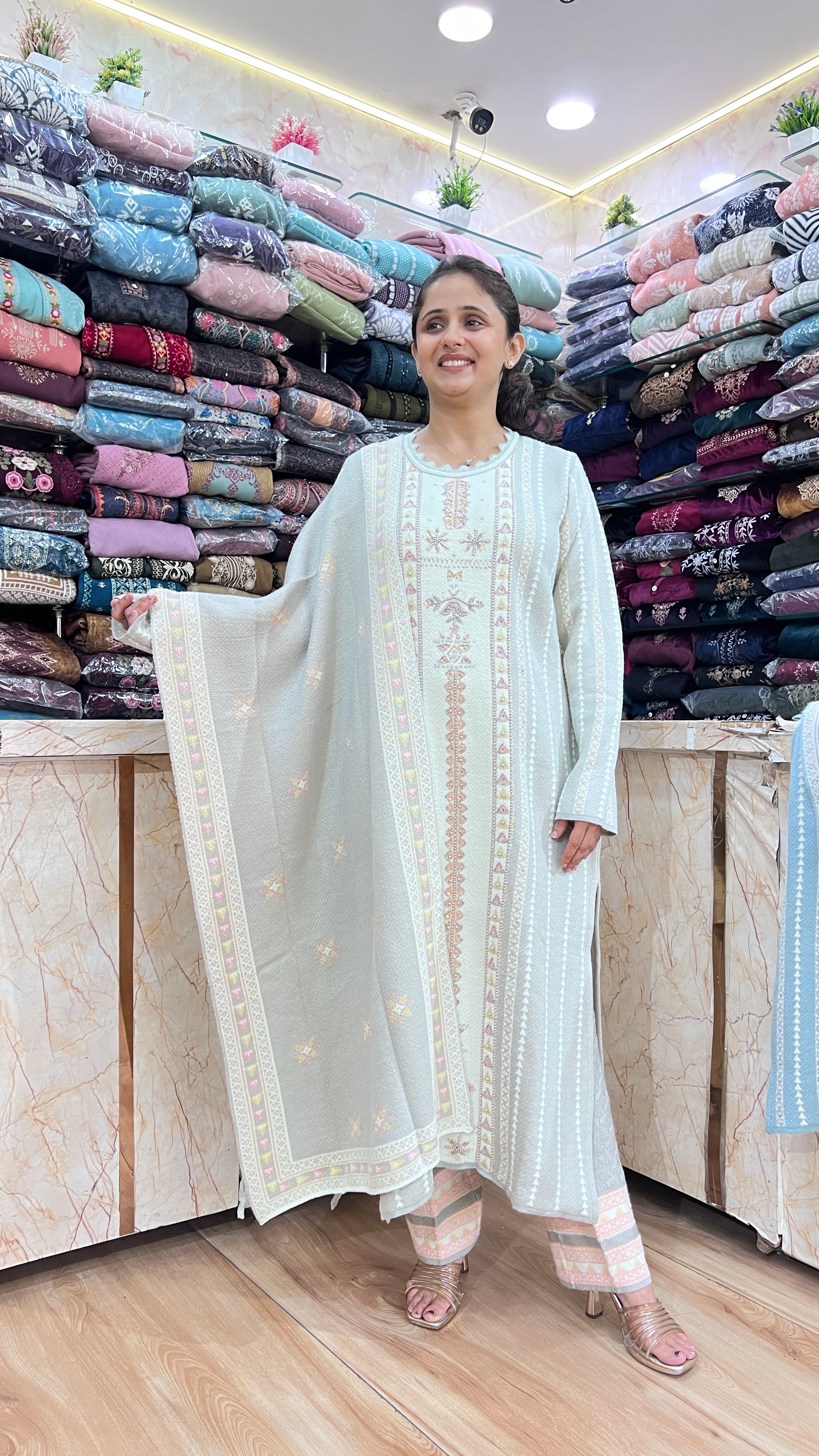 Heavy knitted wool pakistani suit (1167)