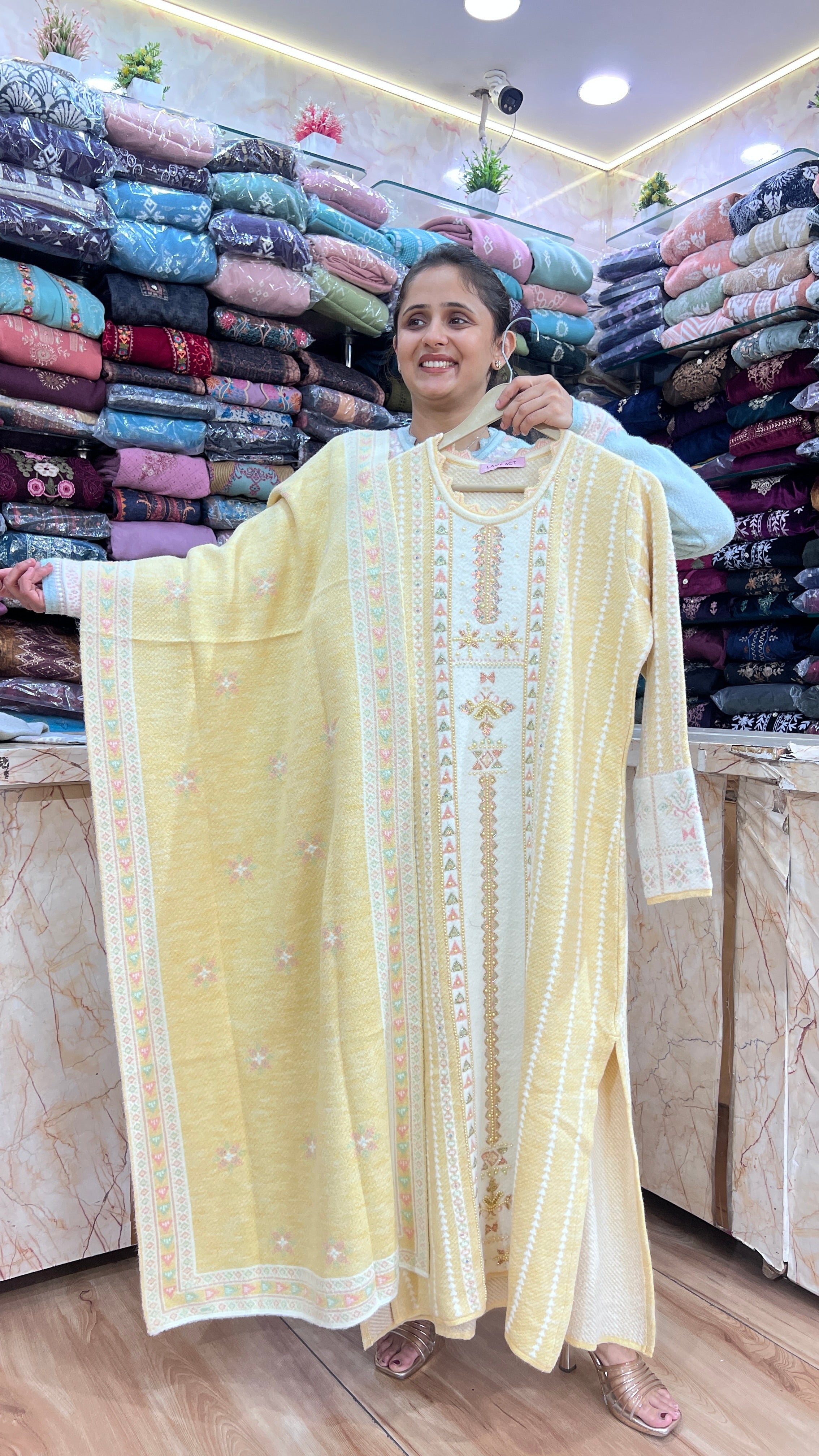 Heavy knitted wool pakistani suit (1167)