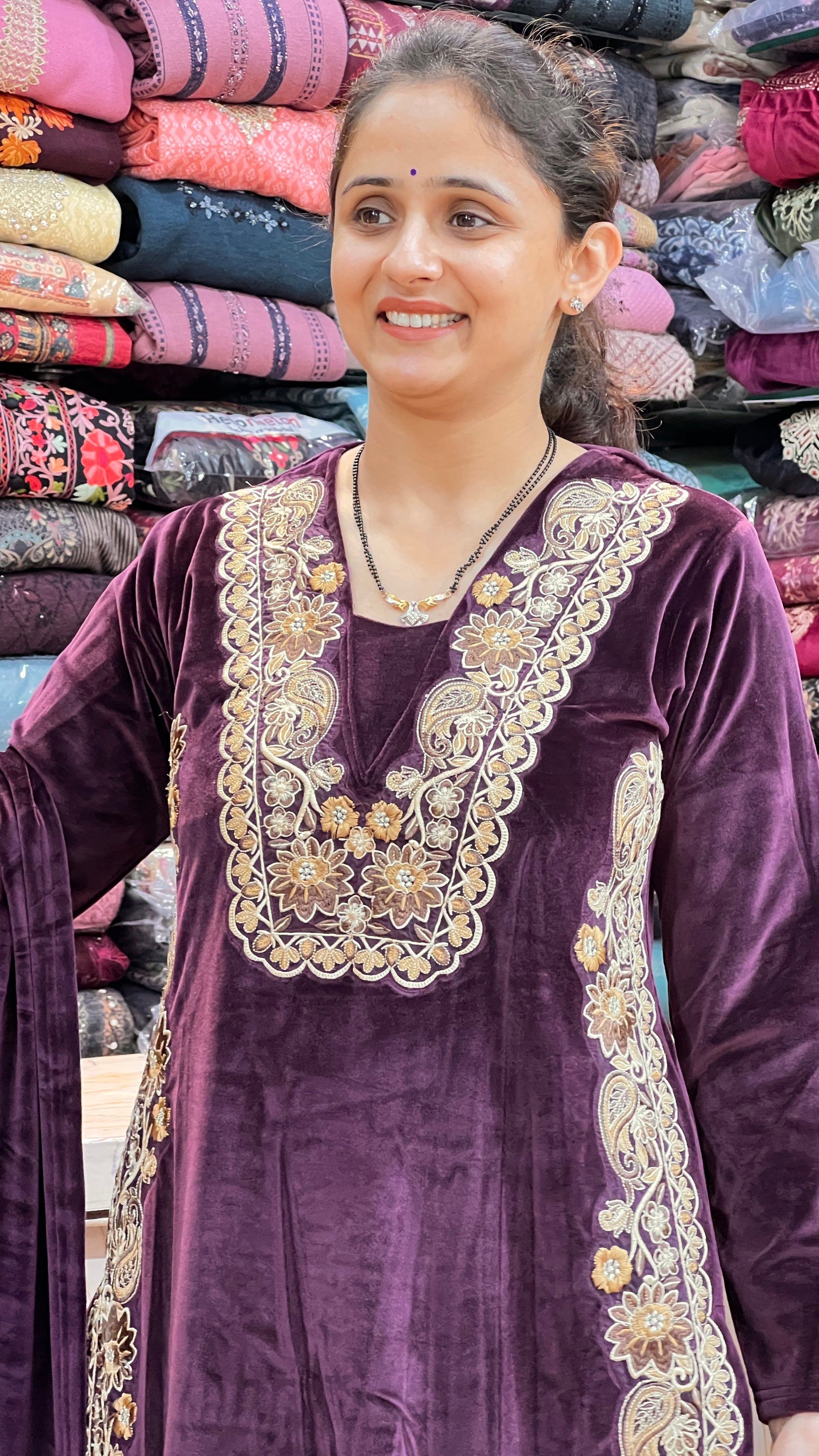 Heavy velvet embroidered suit(dc el 467)