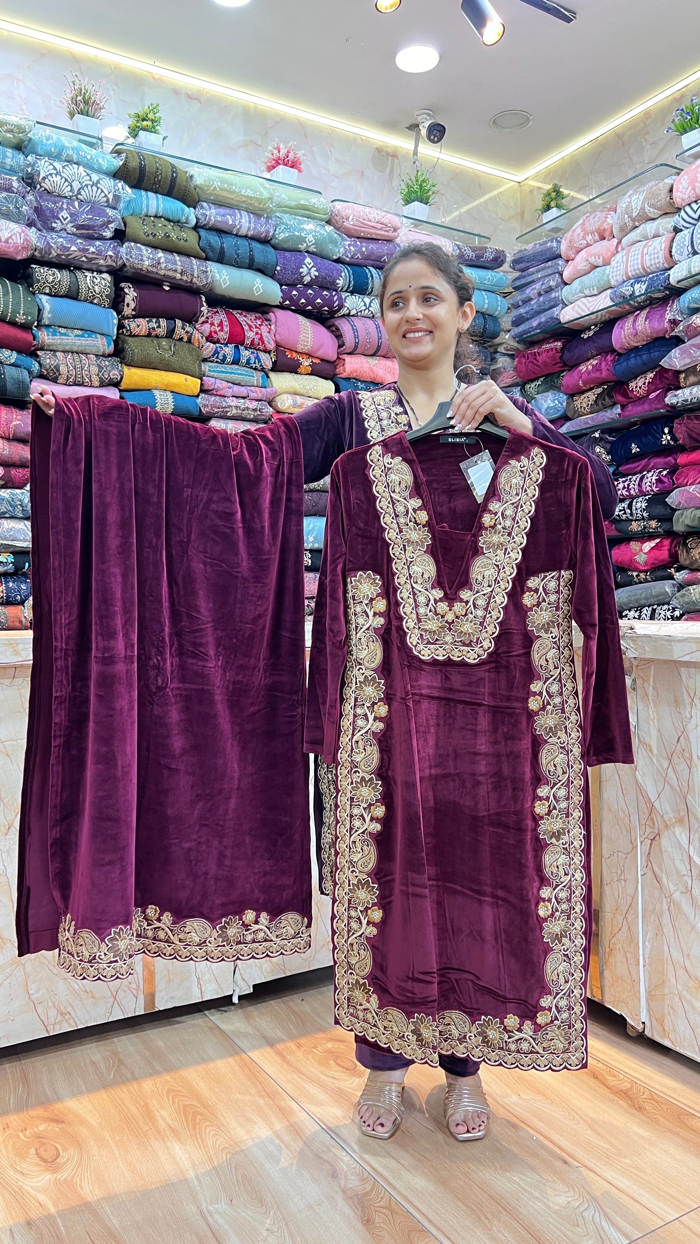 Heavy velvet embroidered suit(dc el 467)