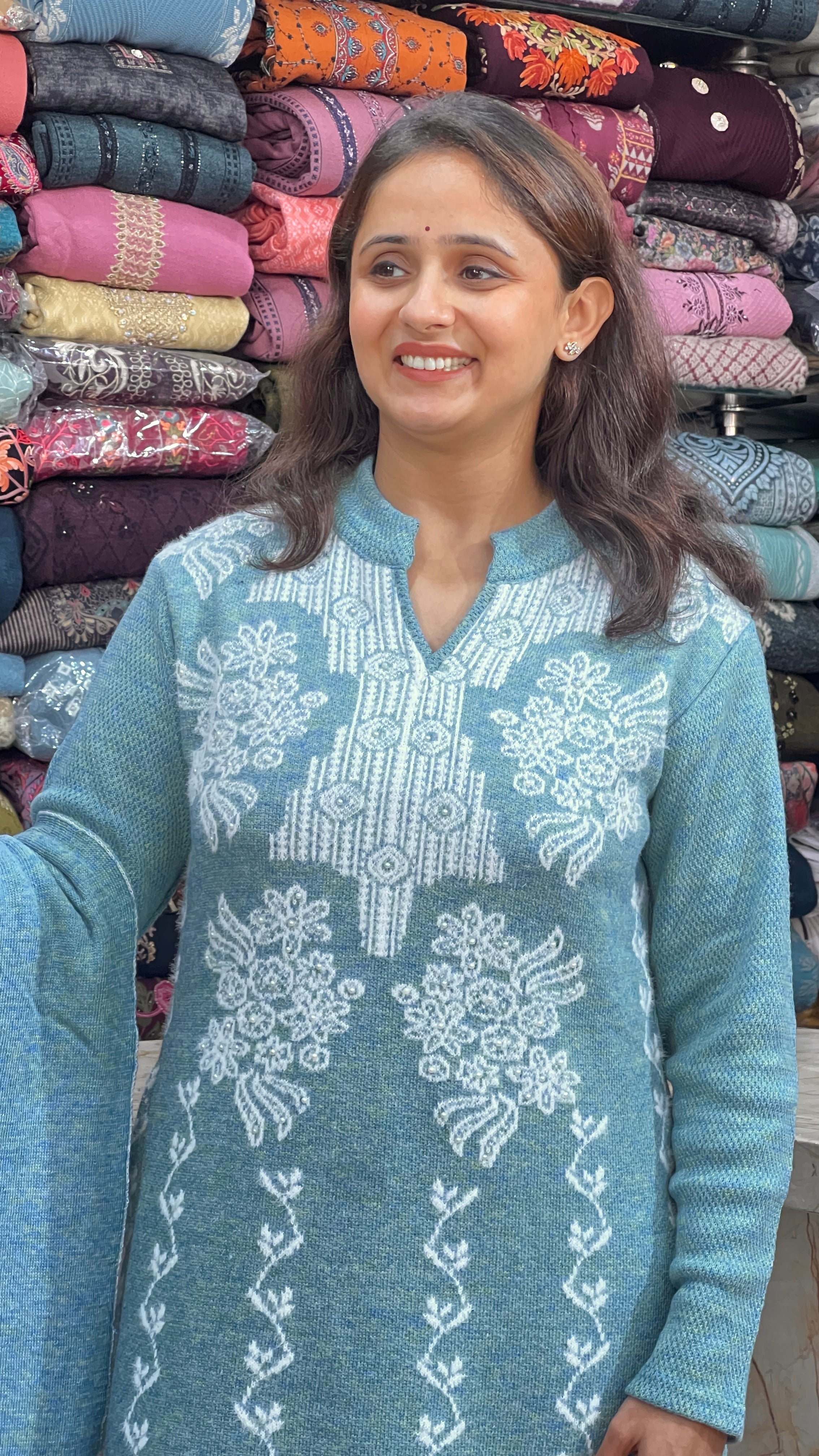 Woolen suit with stole (dc 267)