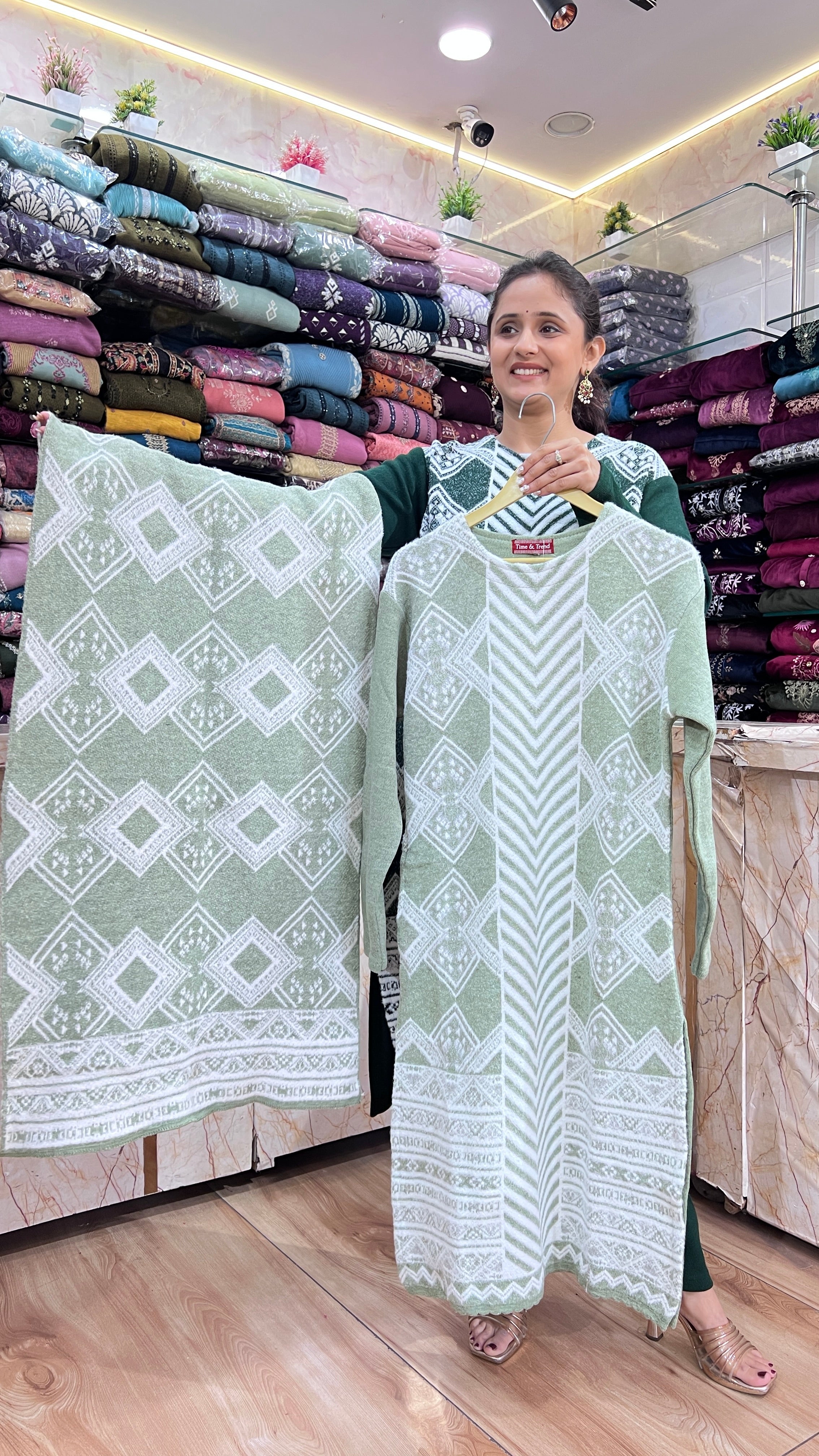 Wool suit with stole (dc w 167)