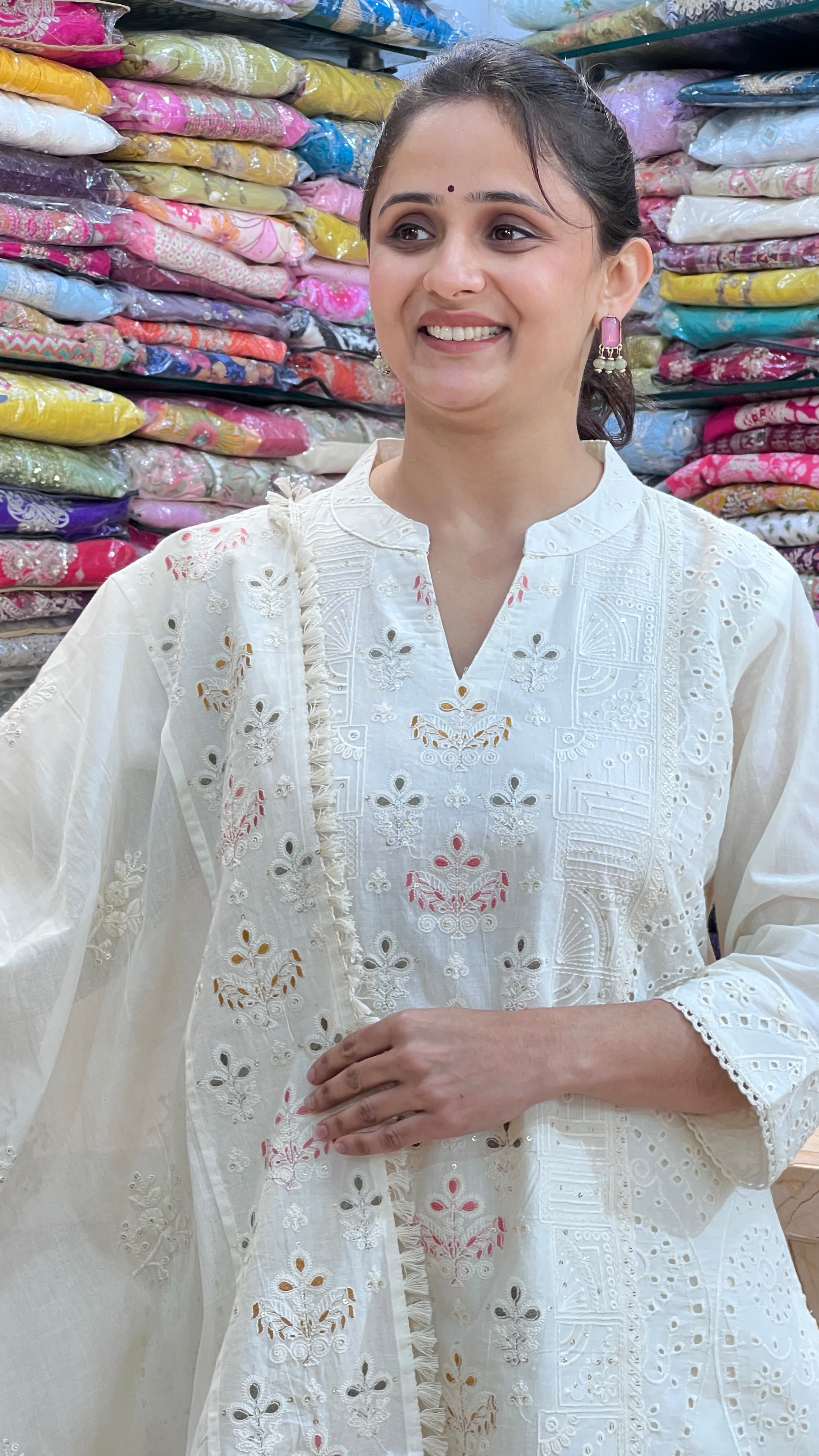 Thread embroidered cotton suit ( na 1967 )