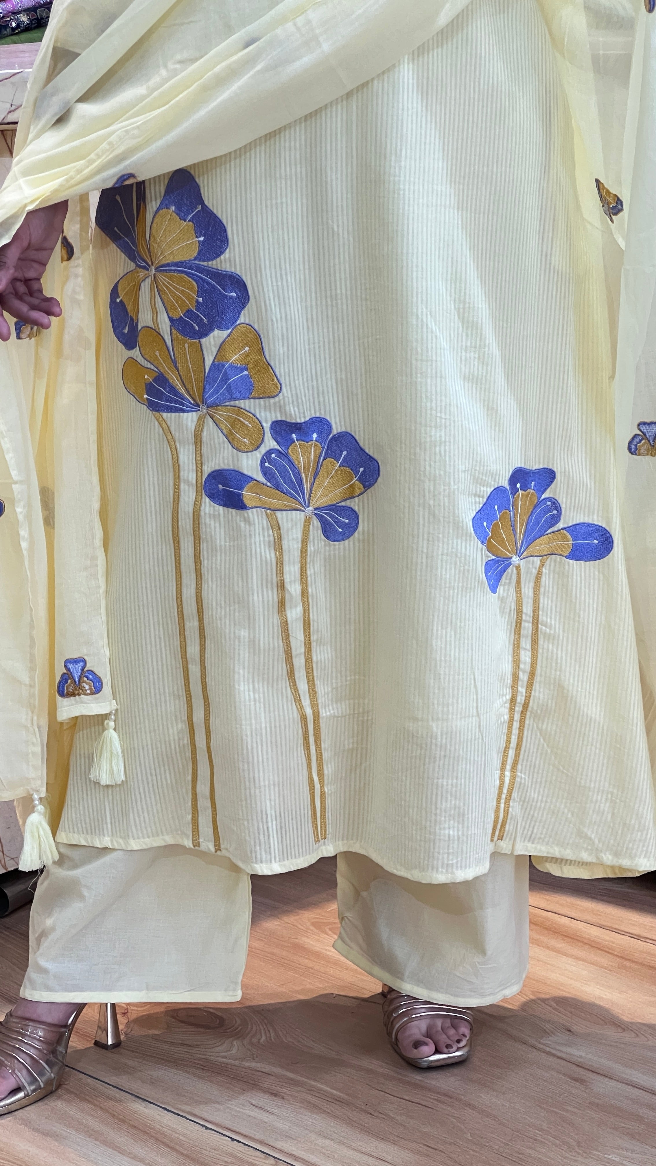 Pure mul A-line embroidered suit ( tj 22767 )