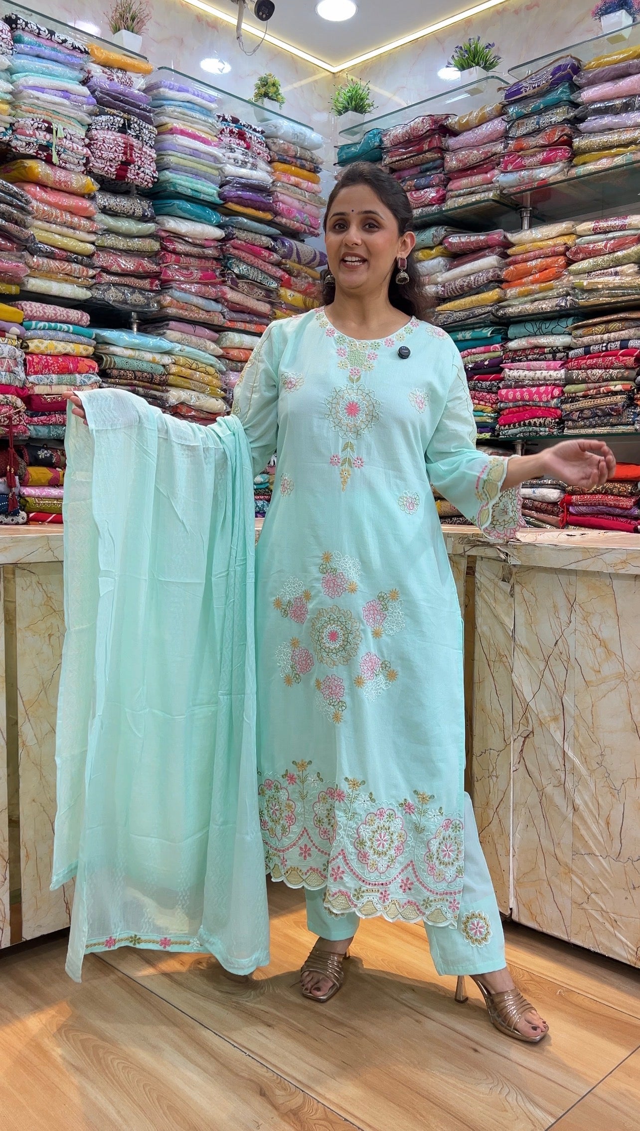 Embroidered premium mul fabric suit ( yh 1067 )