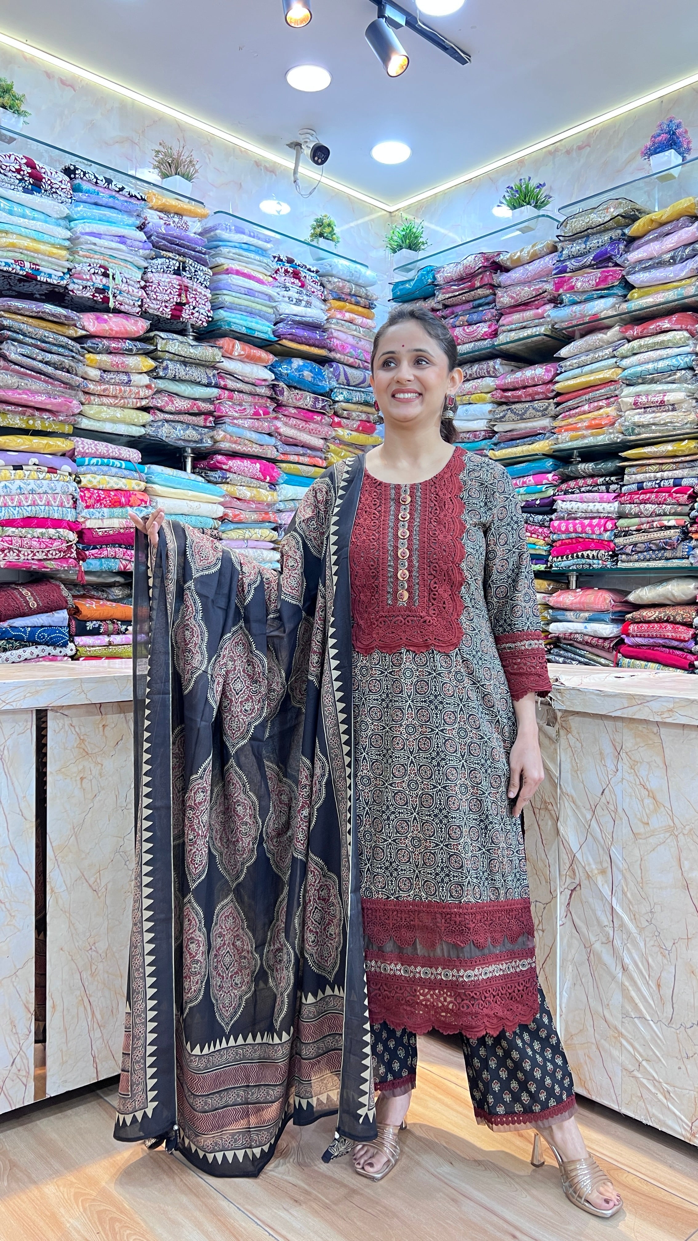 Pure cotton pakistani suit ( tj 23067 )