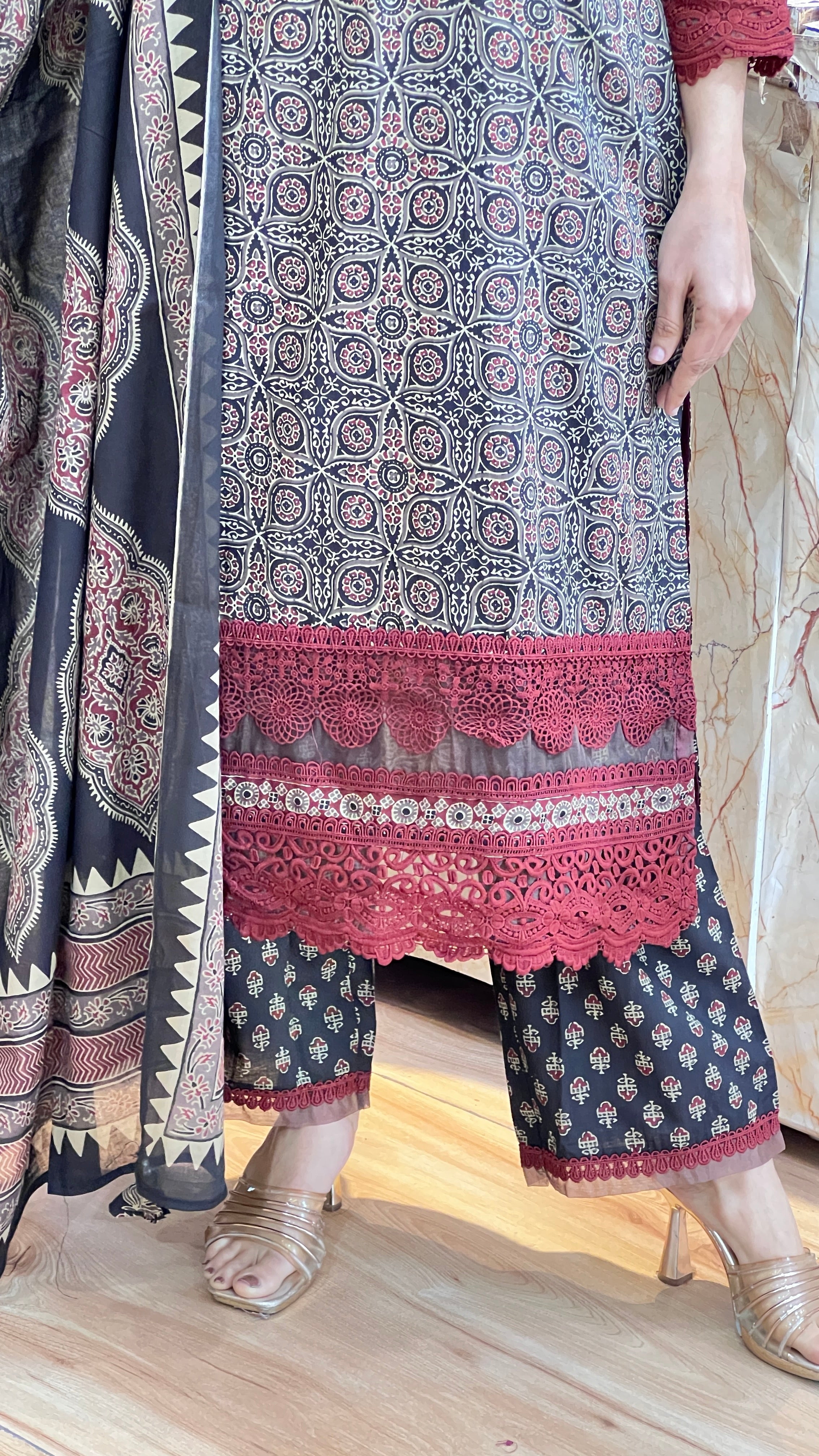 Pure cotton pakistani suit ( tj 23067 )