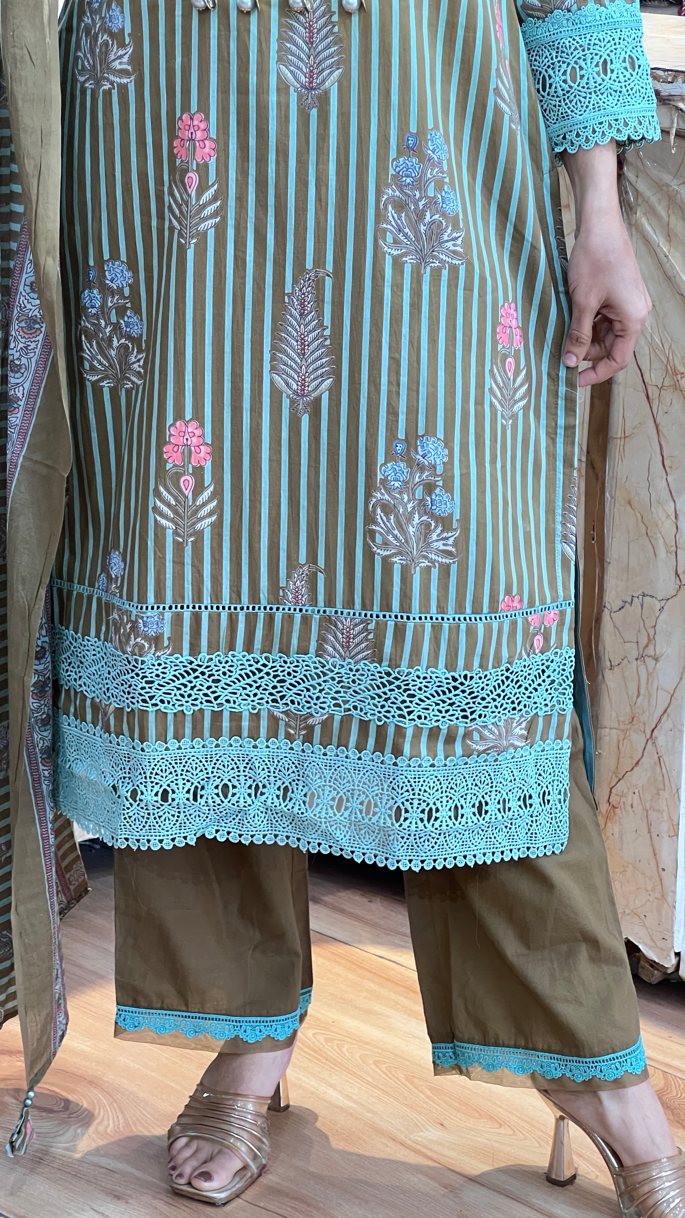 Pure cotton pakistani suit ( tj 22967 )