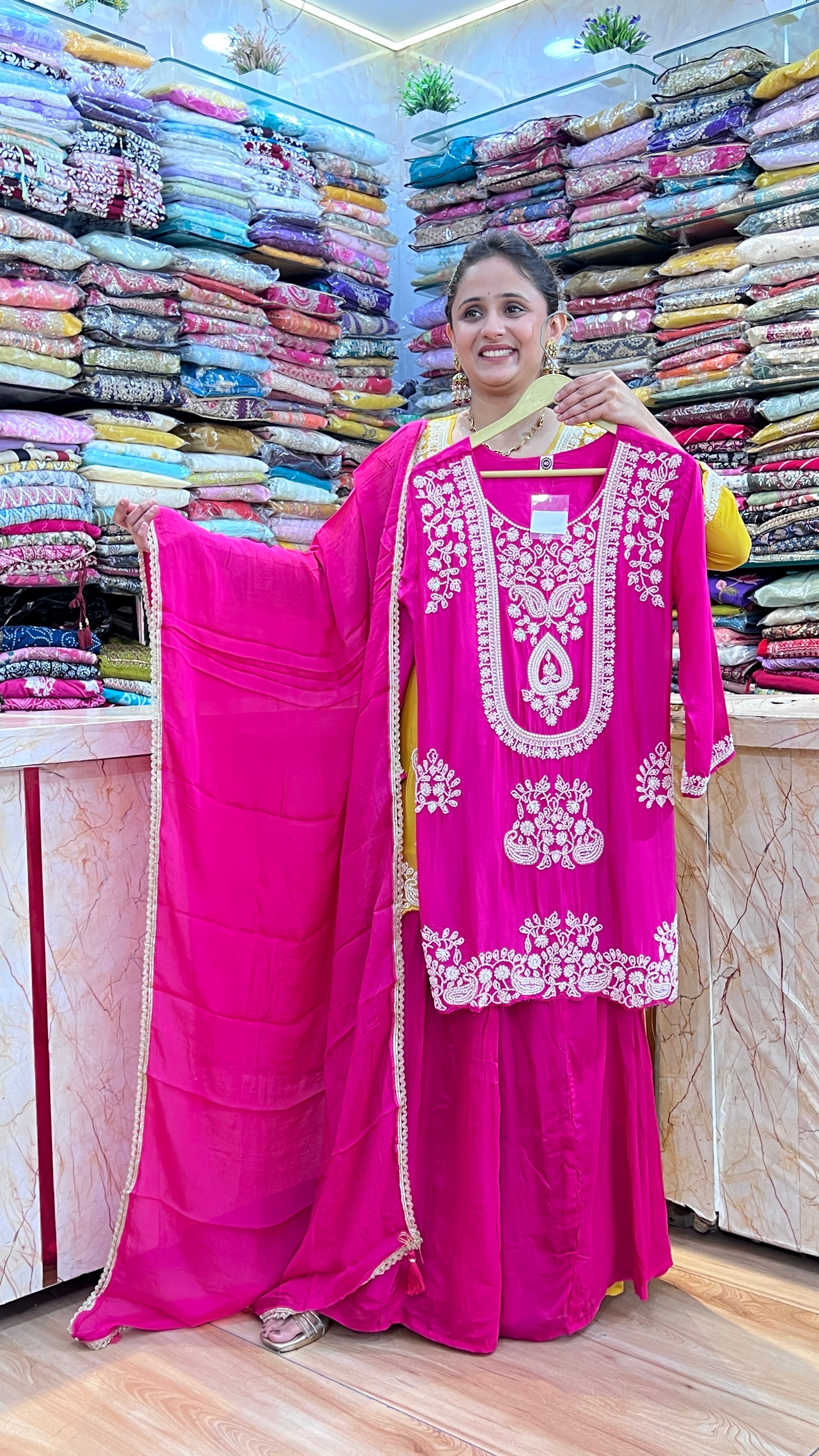 Pure chinon pearl work suit ( ym 57167 )