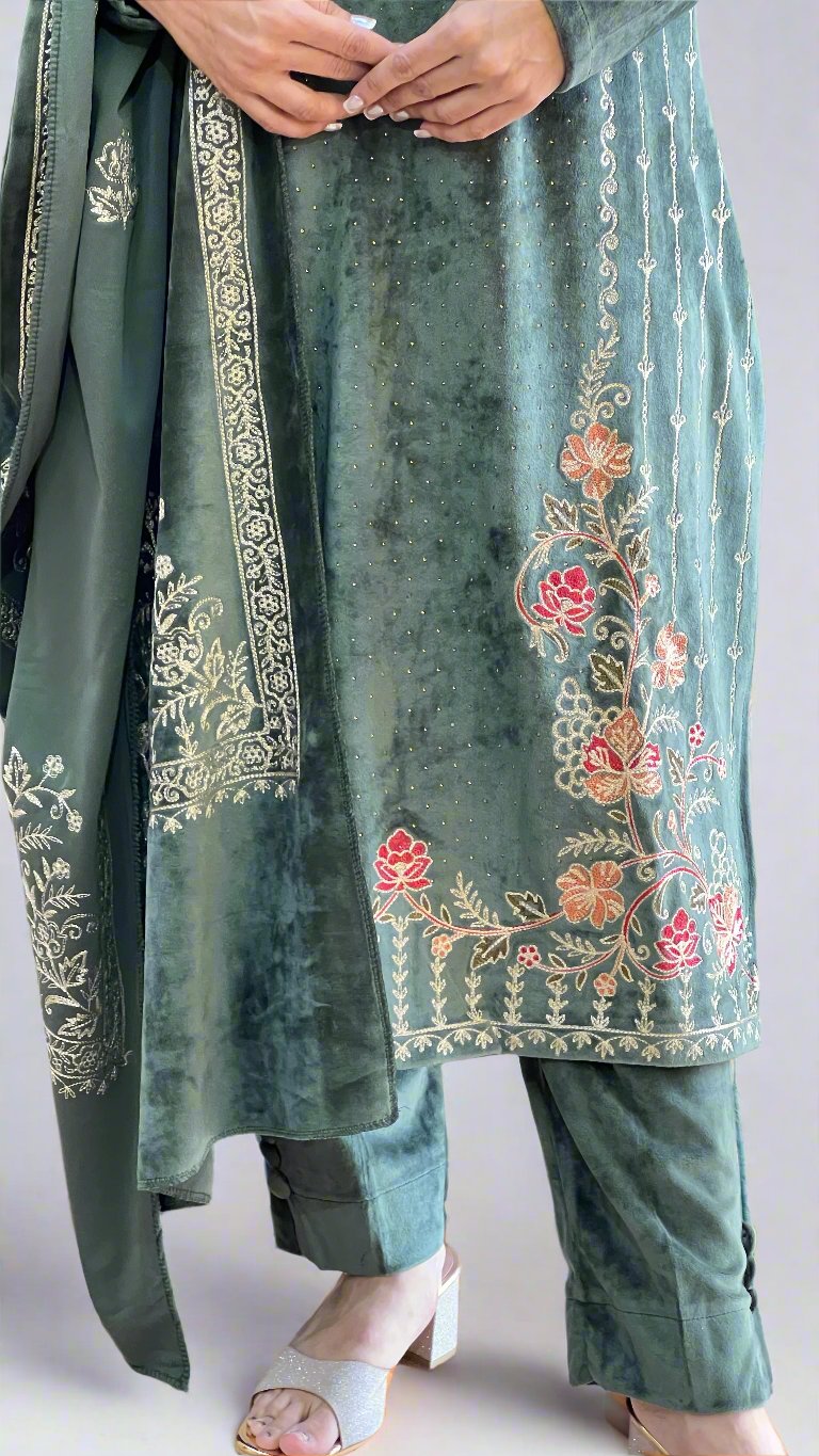 anma velvet embroidered suit
