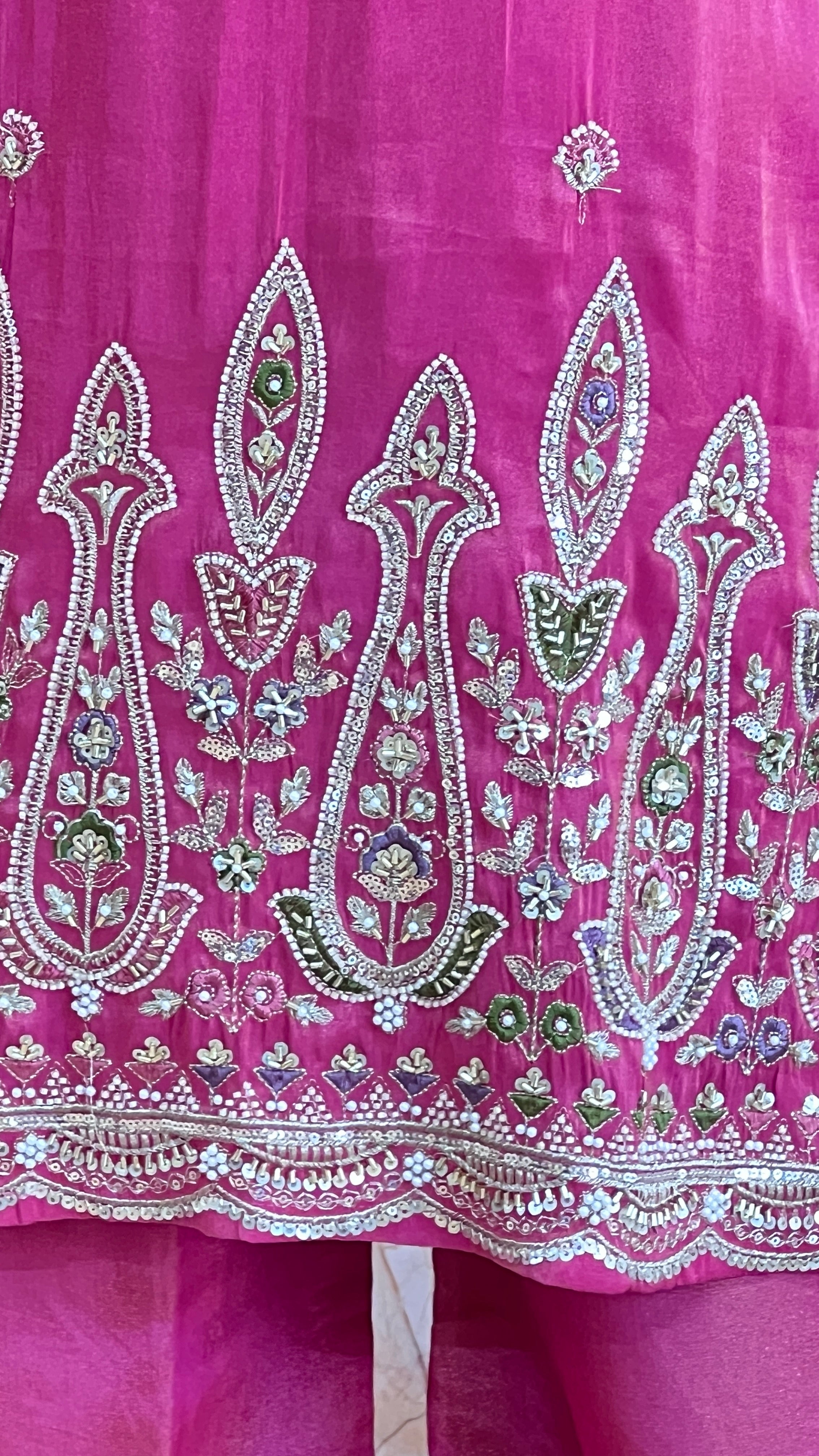 Hand work shimmer tissue suit ( ym 57467 )