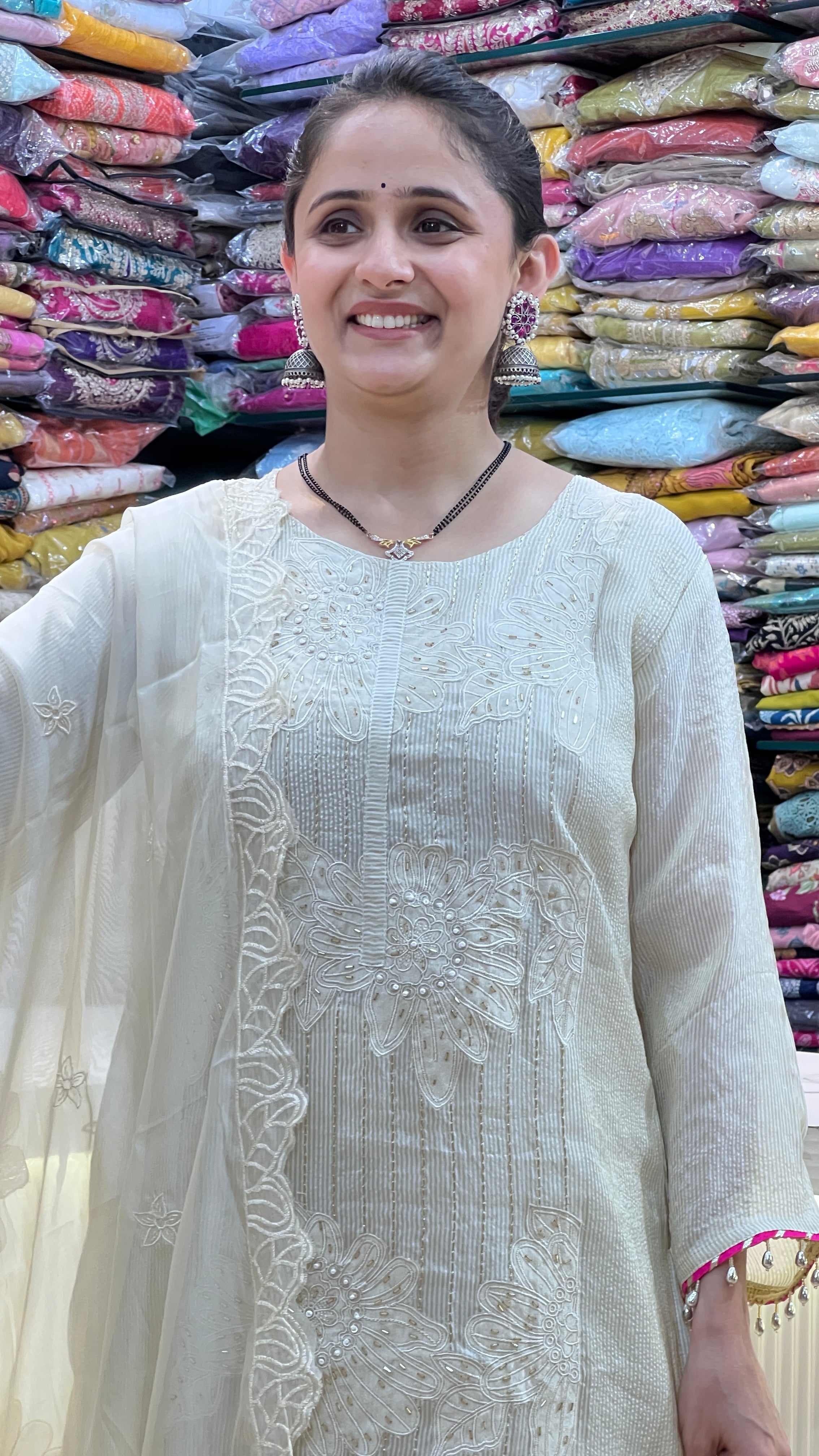 Pure soft tissue embroidered suit ( sdw 667 )