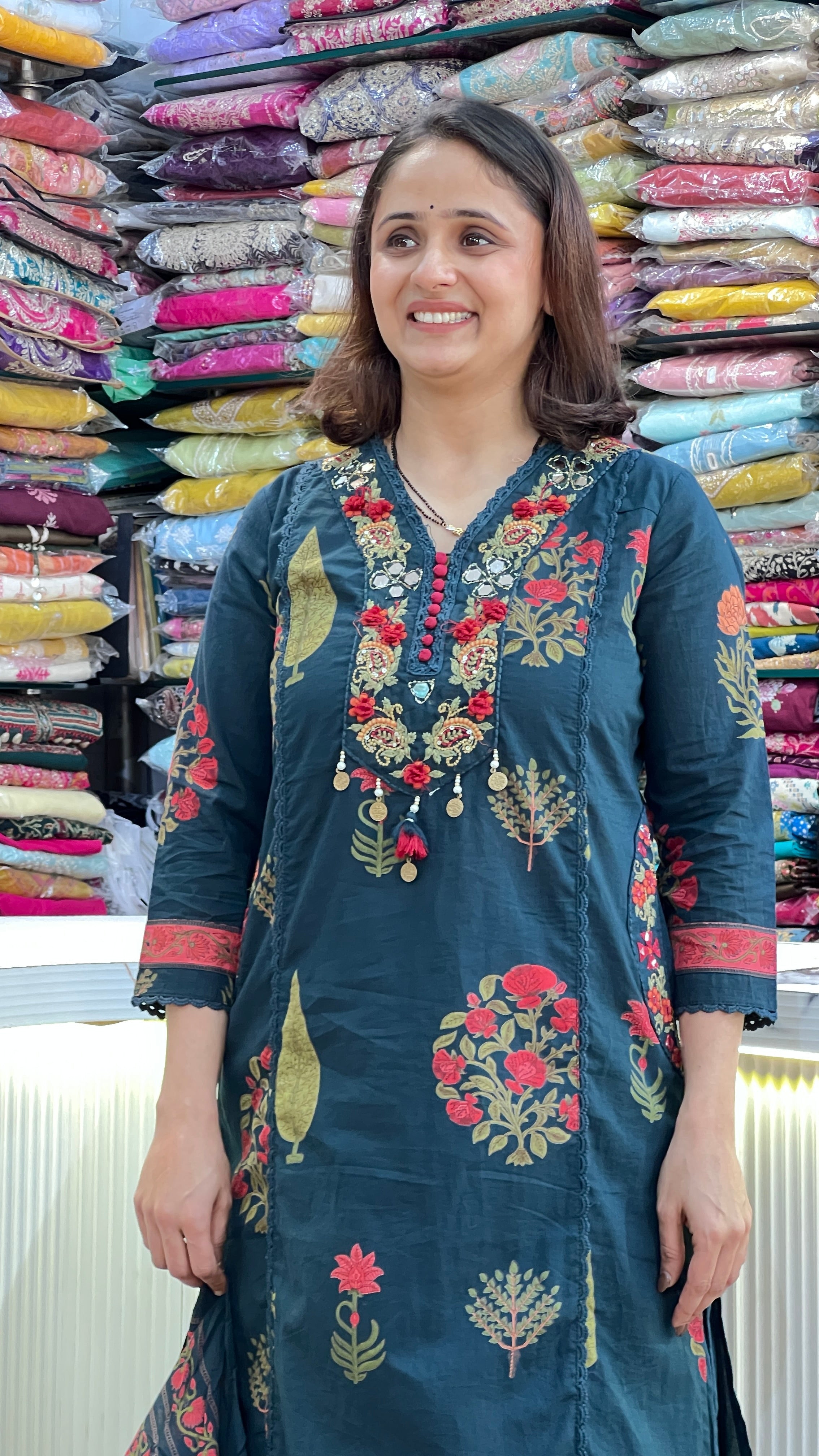 Designer embroidered suit ( tj 25267 )