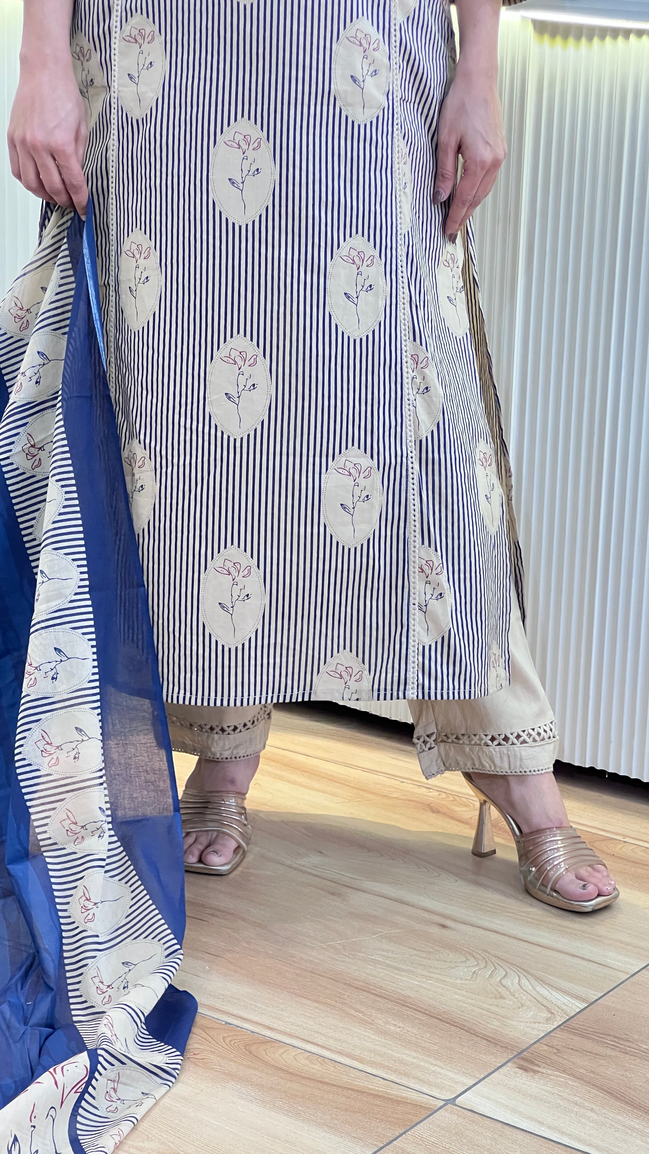 V- neck designer cotton suit ( tj 25467 )