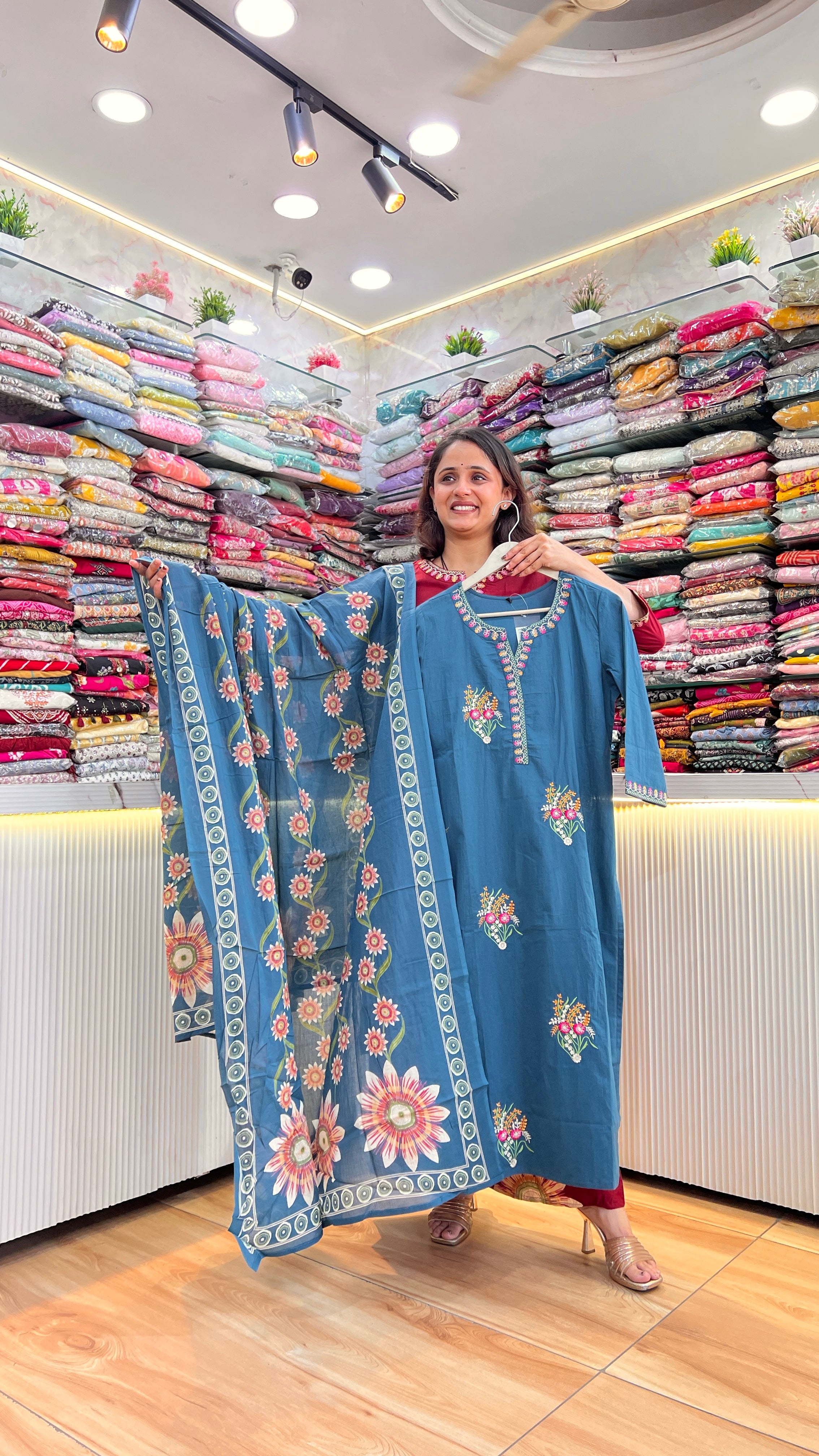 Embroidered suit with printed plazo ( tls 14667 )