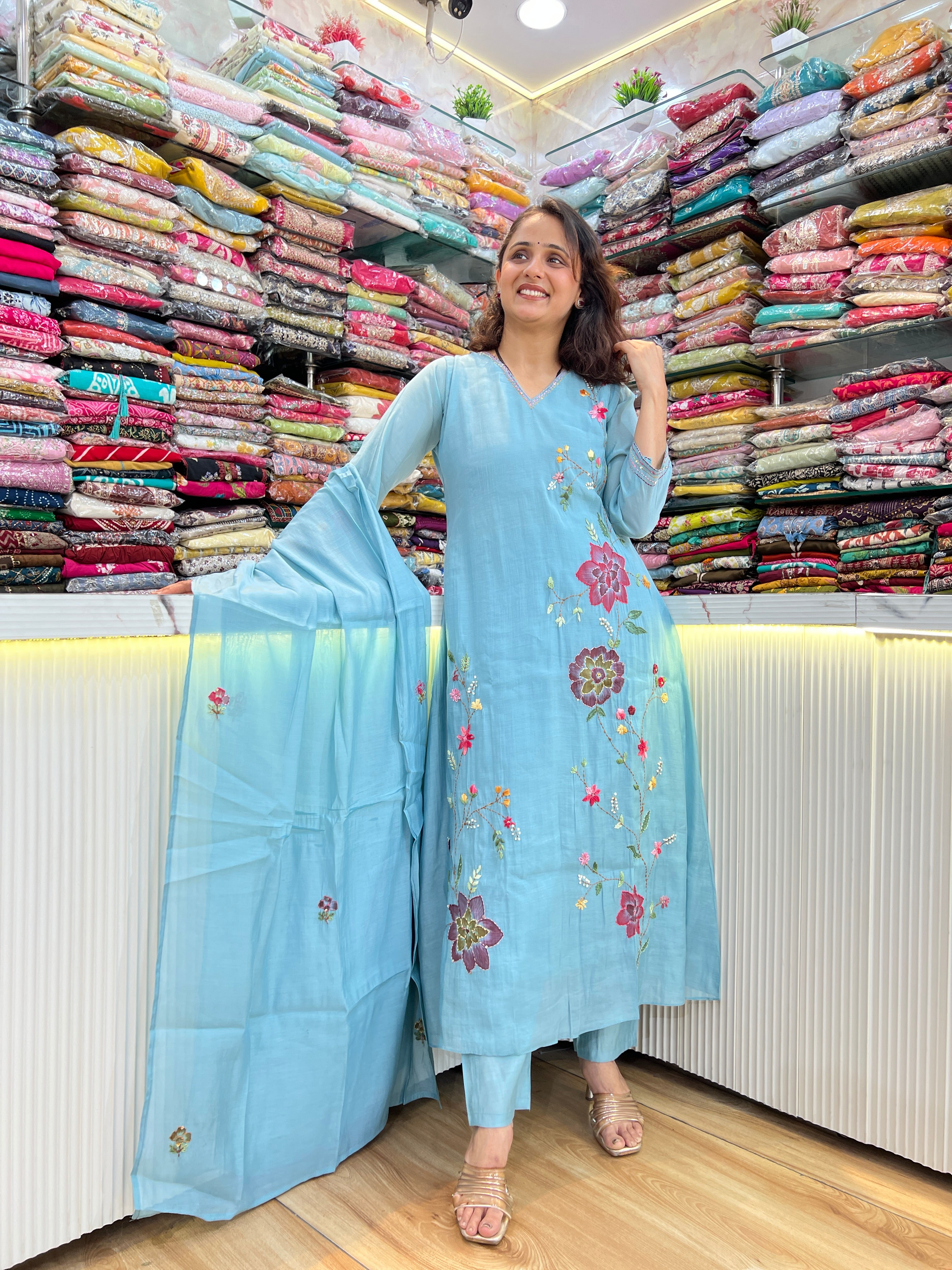 Mul chanderi embroidered suit ( tls 15267 )