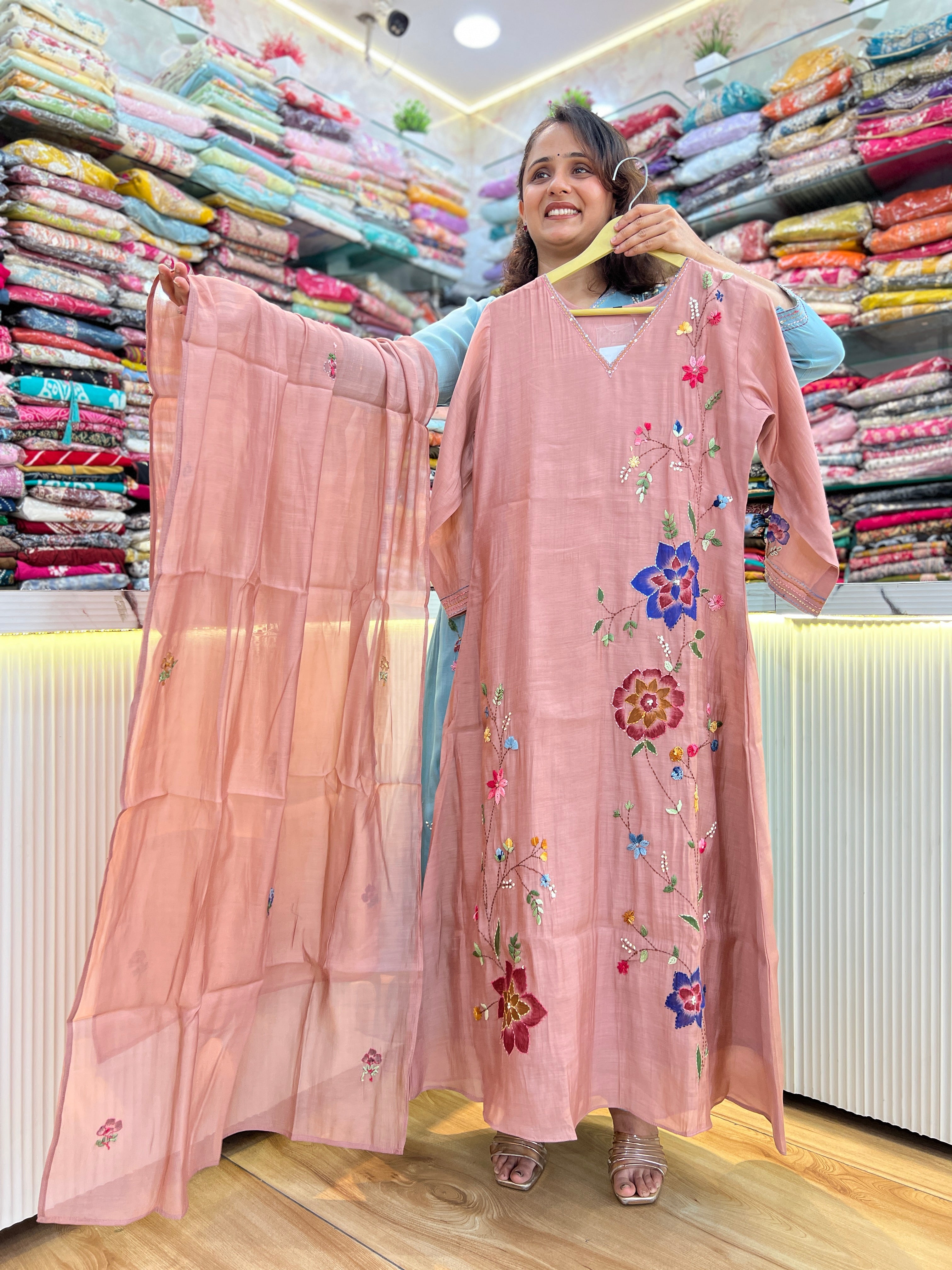 Mul chanderi embroidered suit ( tls 15267 )