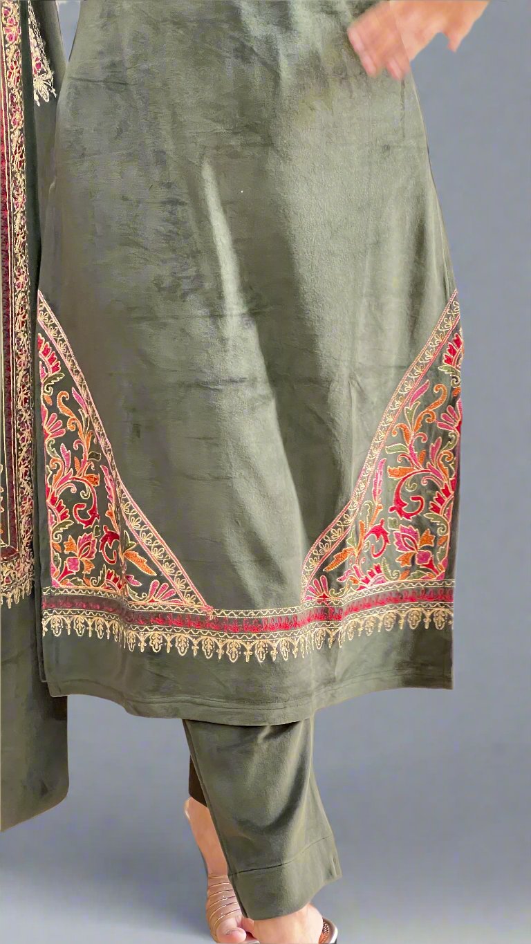 aahana embroidered velvet suit