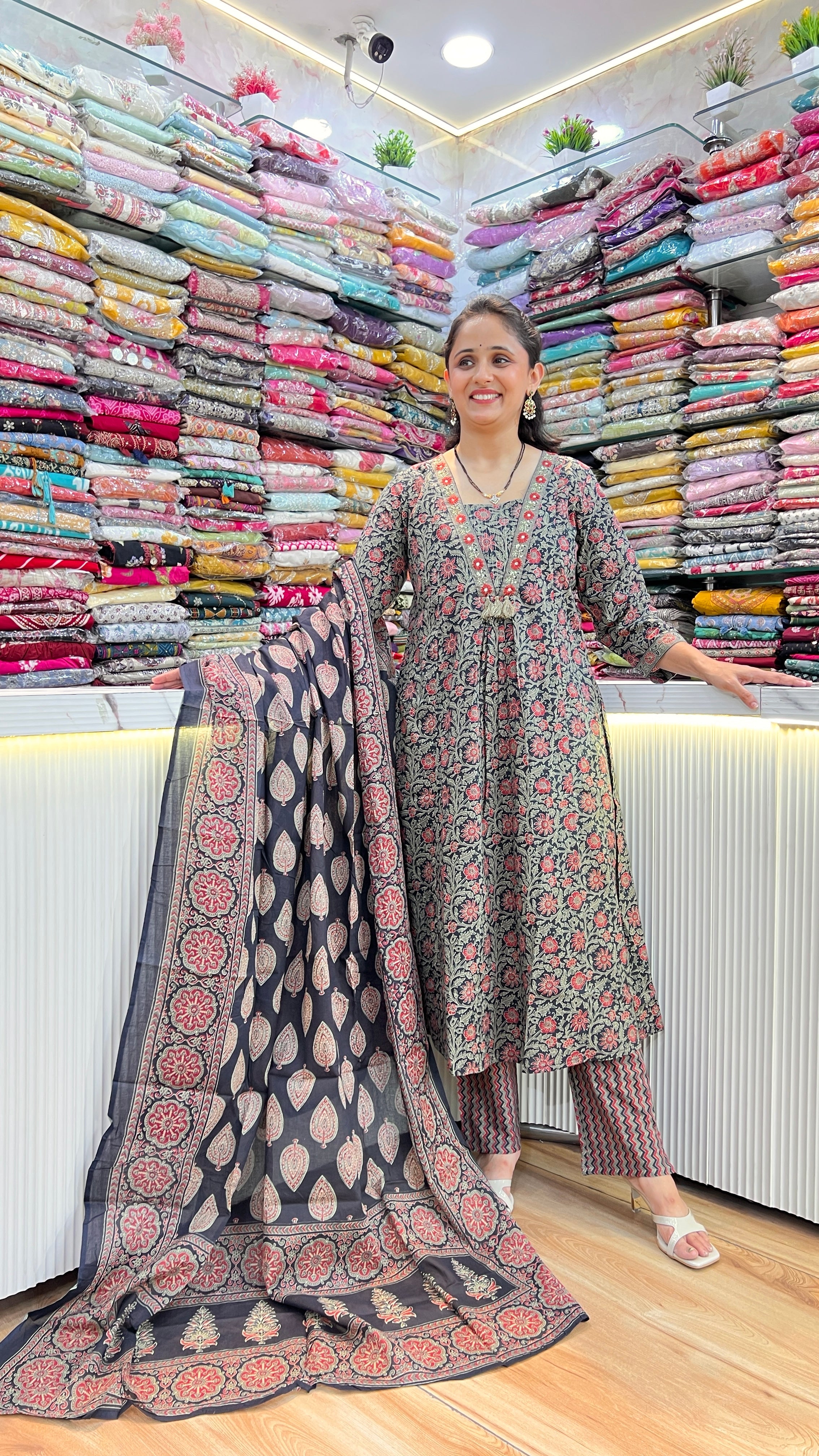 V-Neck pure cotton suit (tls 15567)