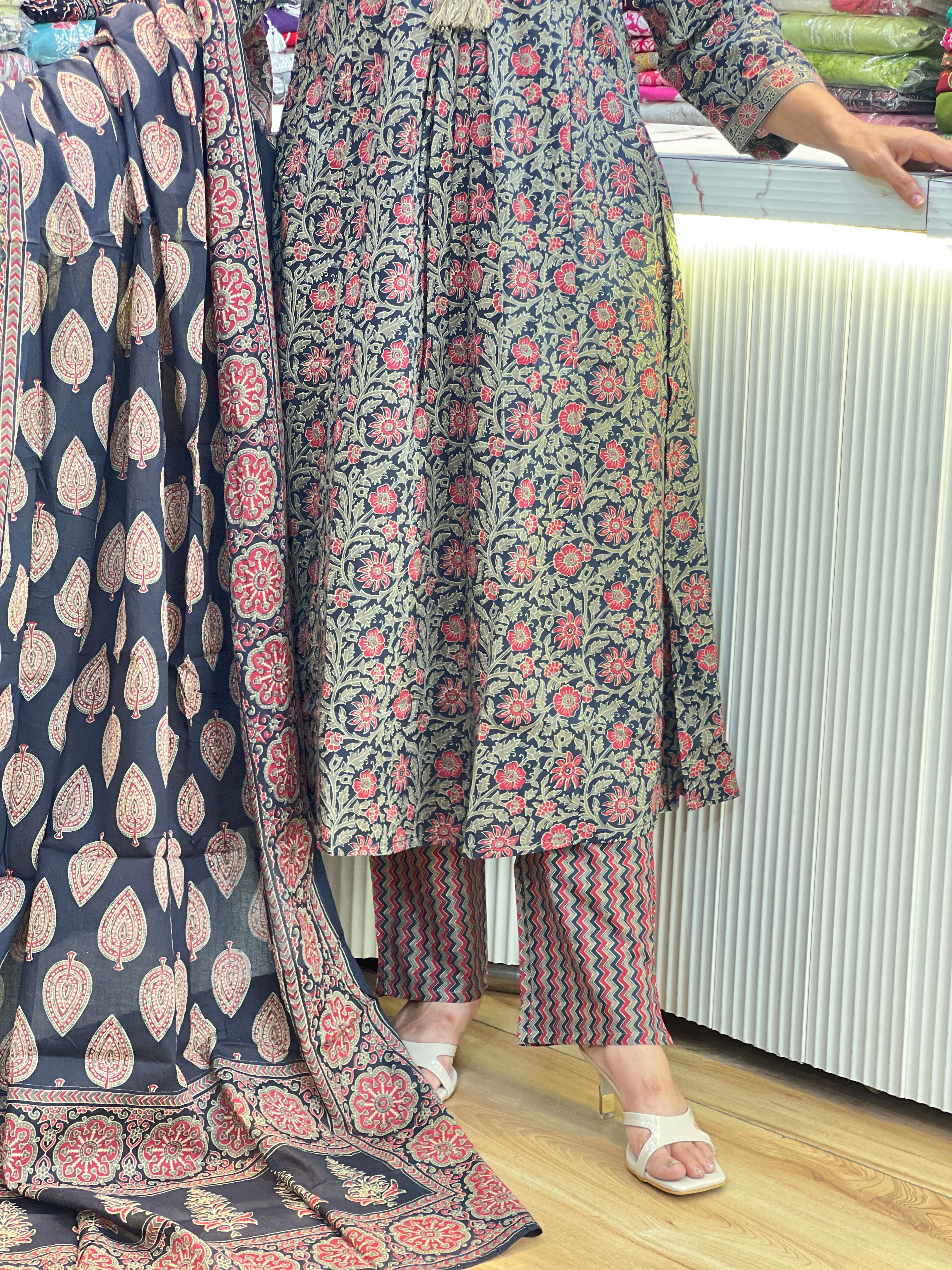 V-Neck pure cotton suit (tls 15567)