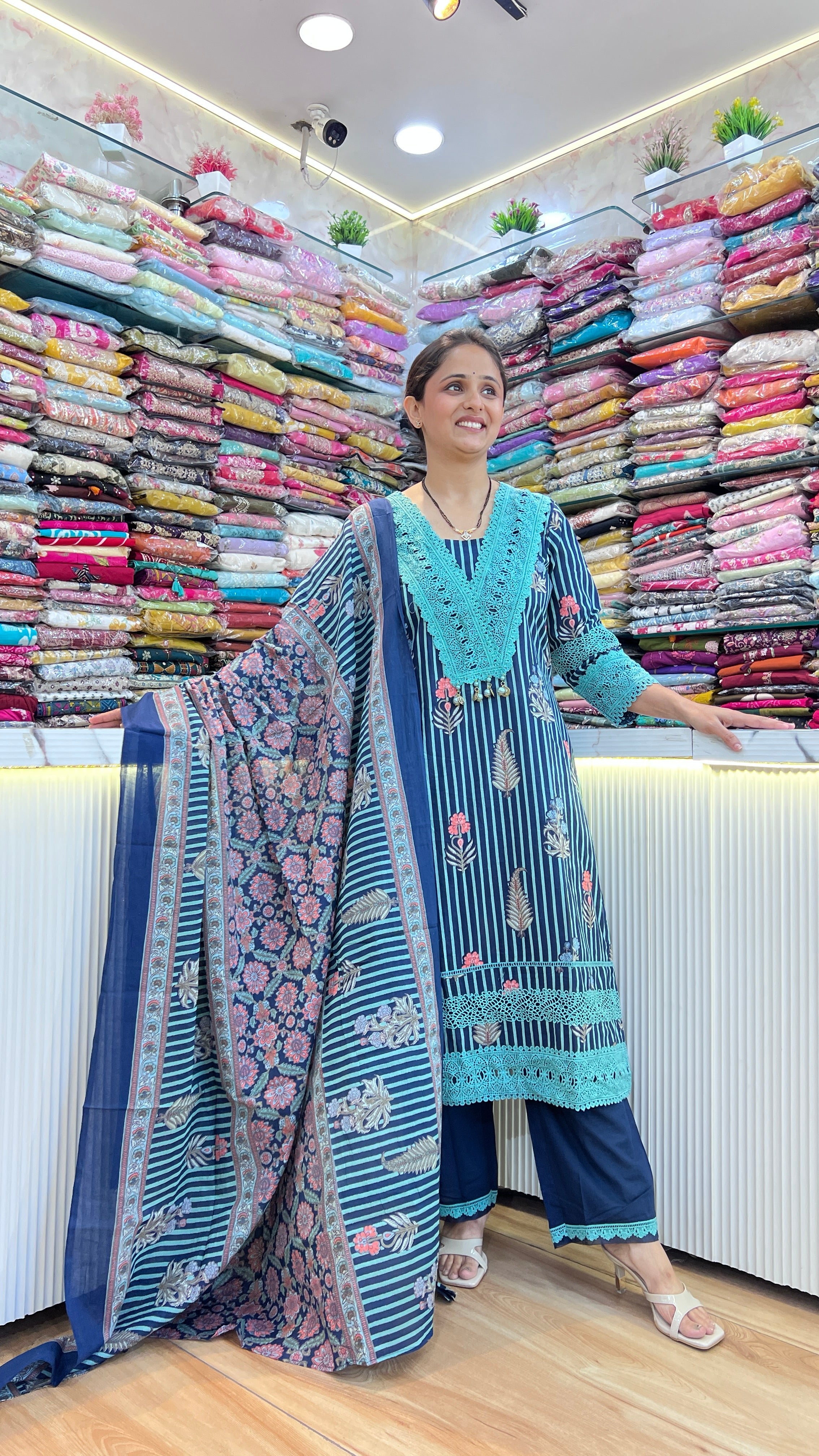 Pakistani lase work suit ( tj 25667 )