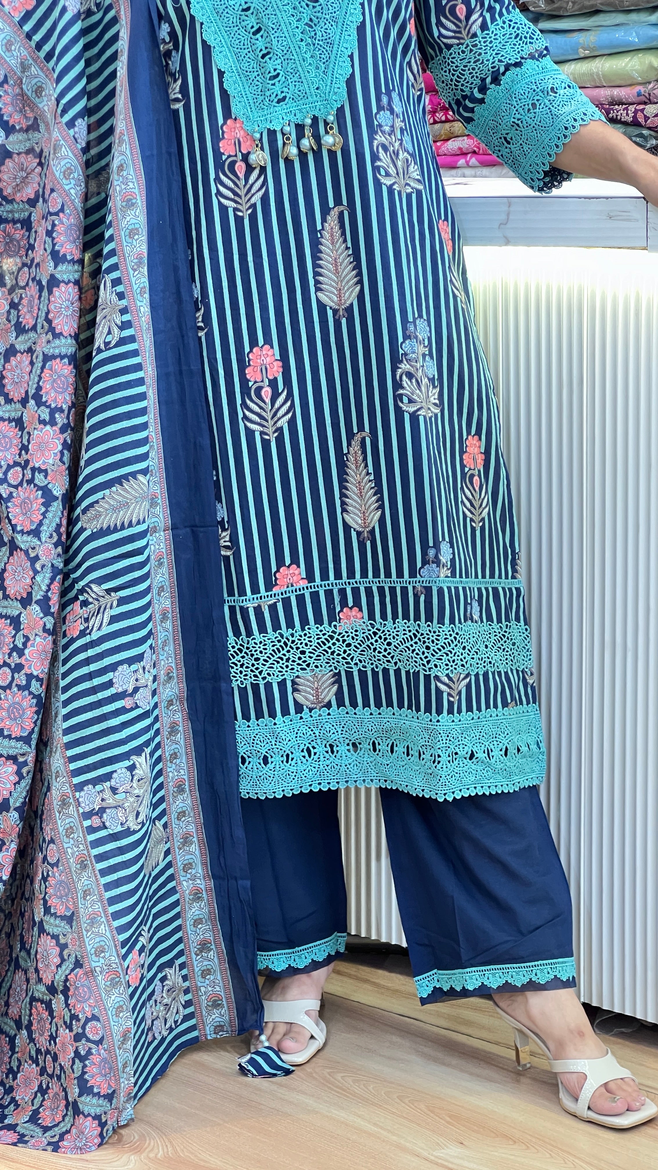 Pakistani lase work suit ( tj 25667 )