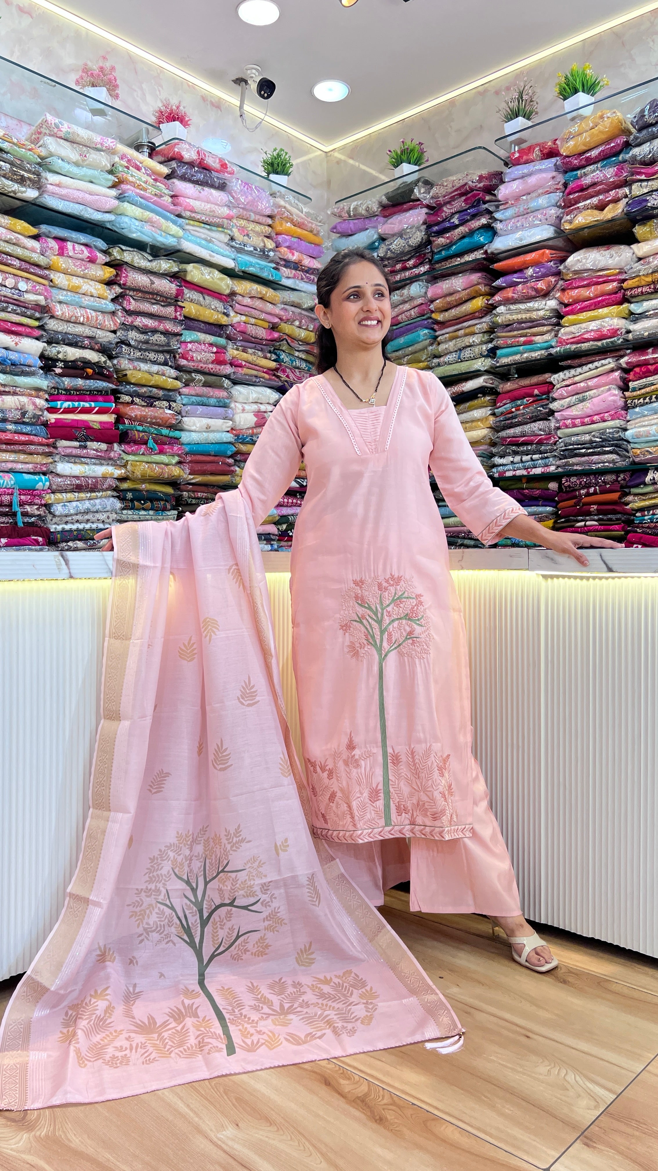 Mul chanderi embroidered suit ( sdw 967 )