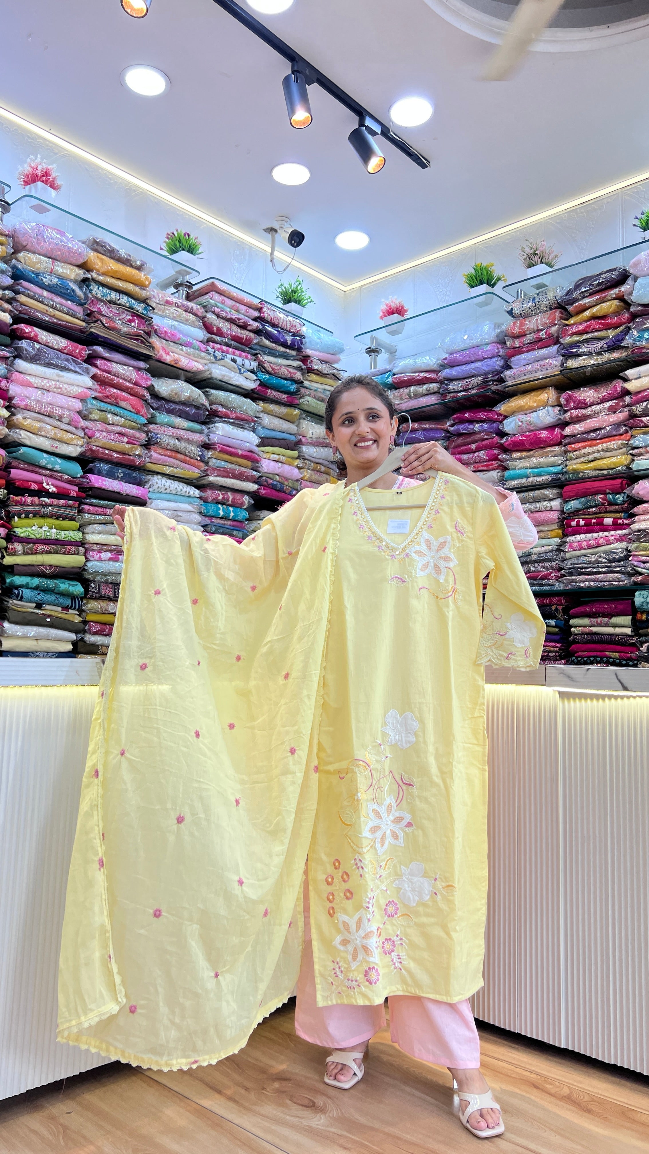 Soft cotton embroidered suit ( gj 10167 )