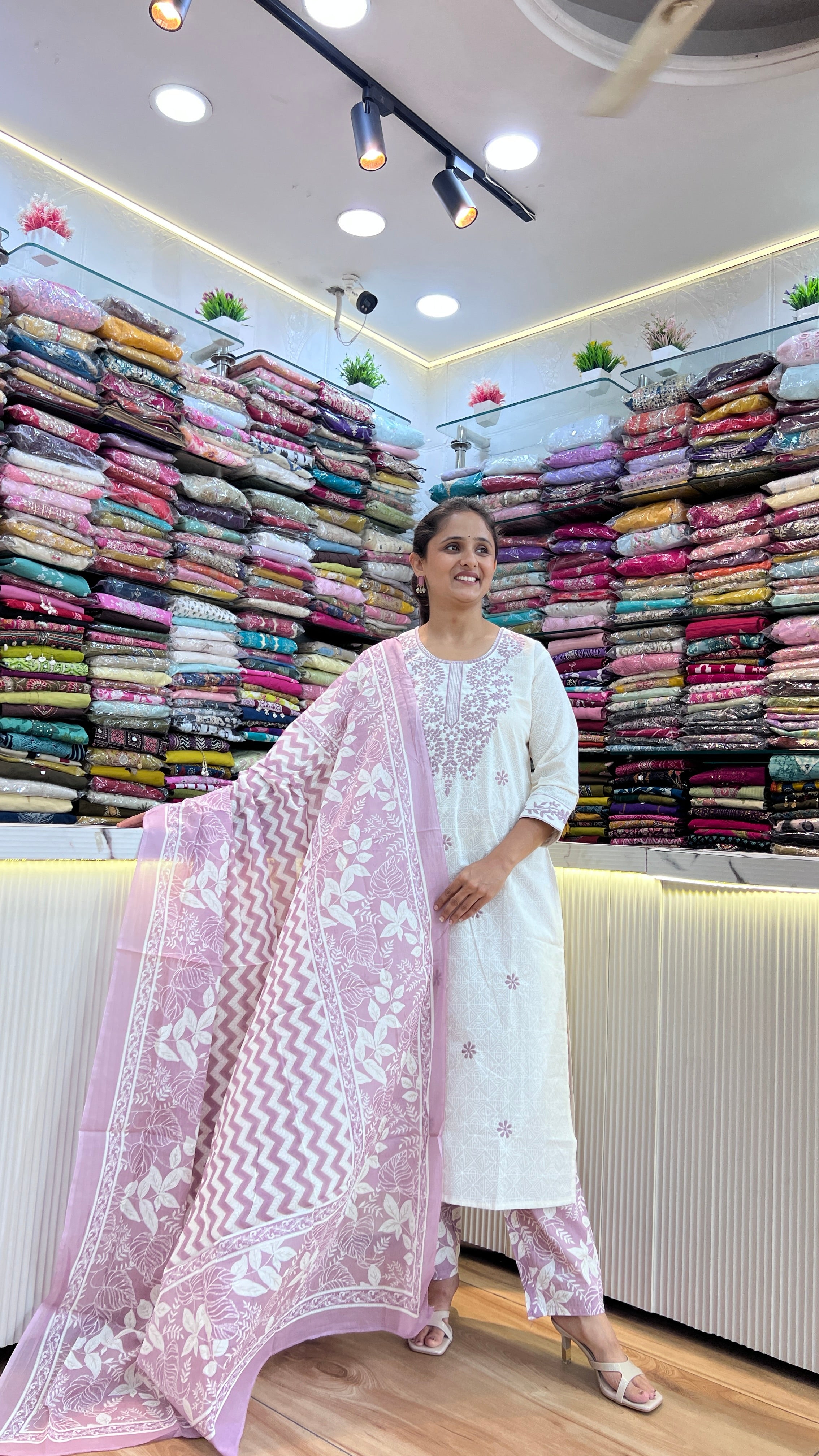 Cotton embroidered suit ( gj 10367 )