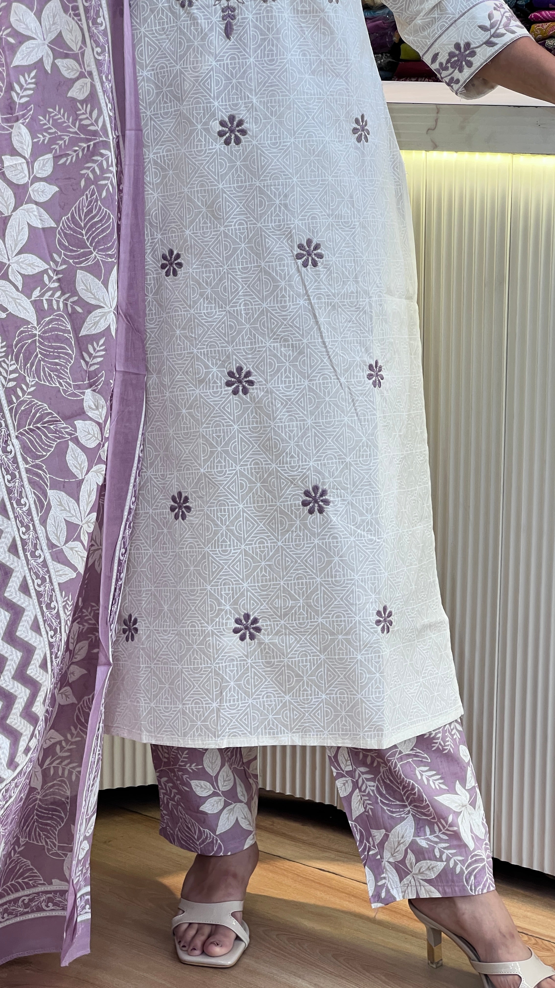 Cotton embroidered suit ( gj 10367 )