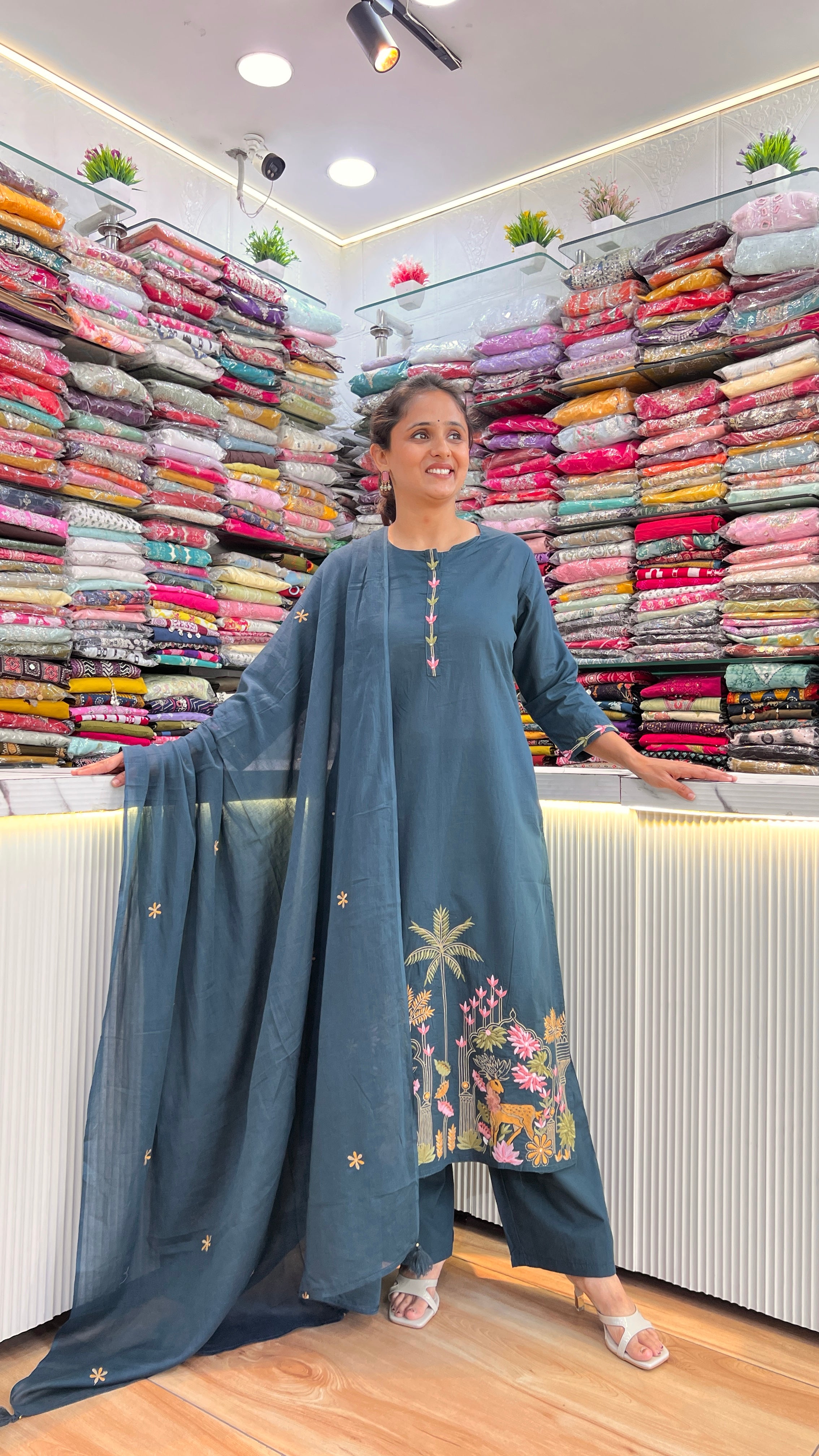 Cotton embroidered suit ( gj 11467 )