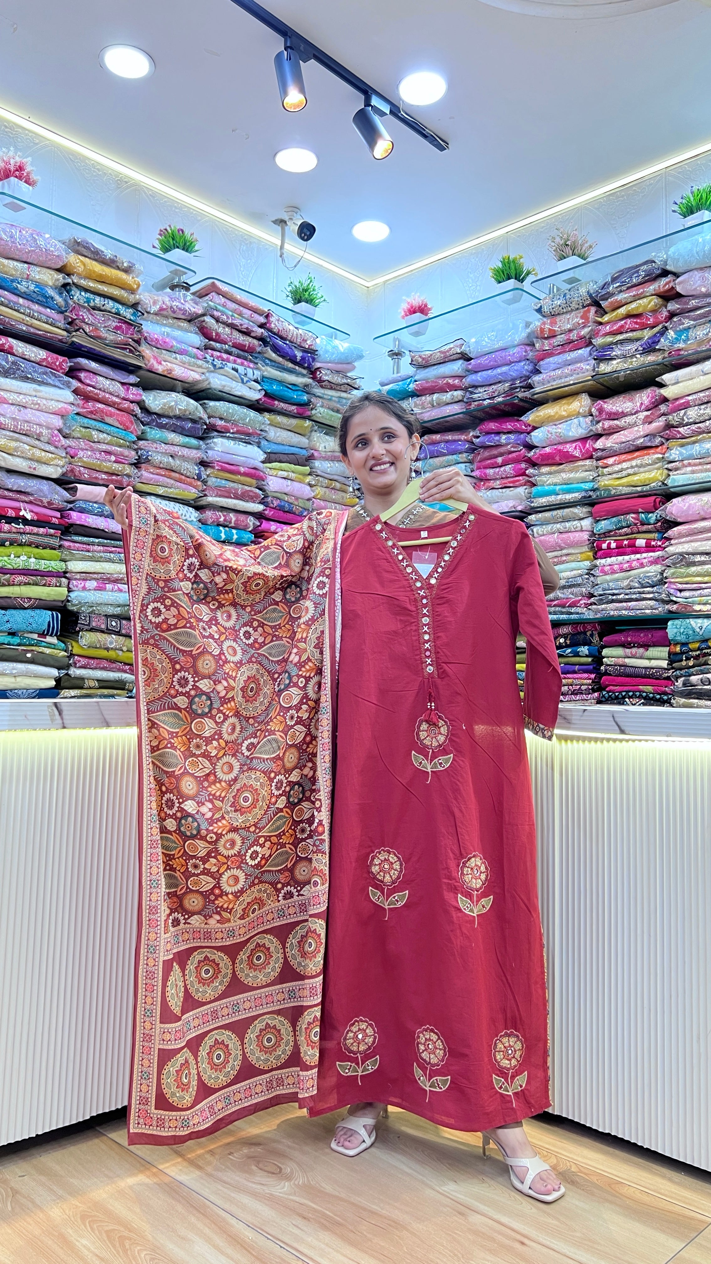 Cotton embroidered suit ( gj 11367 )