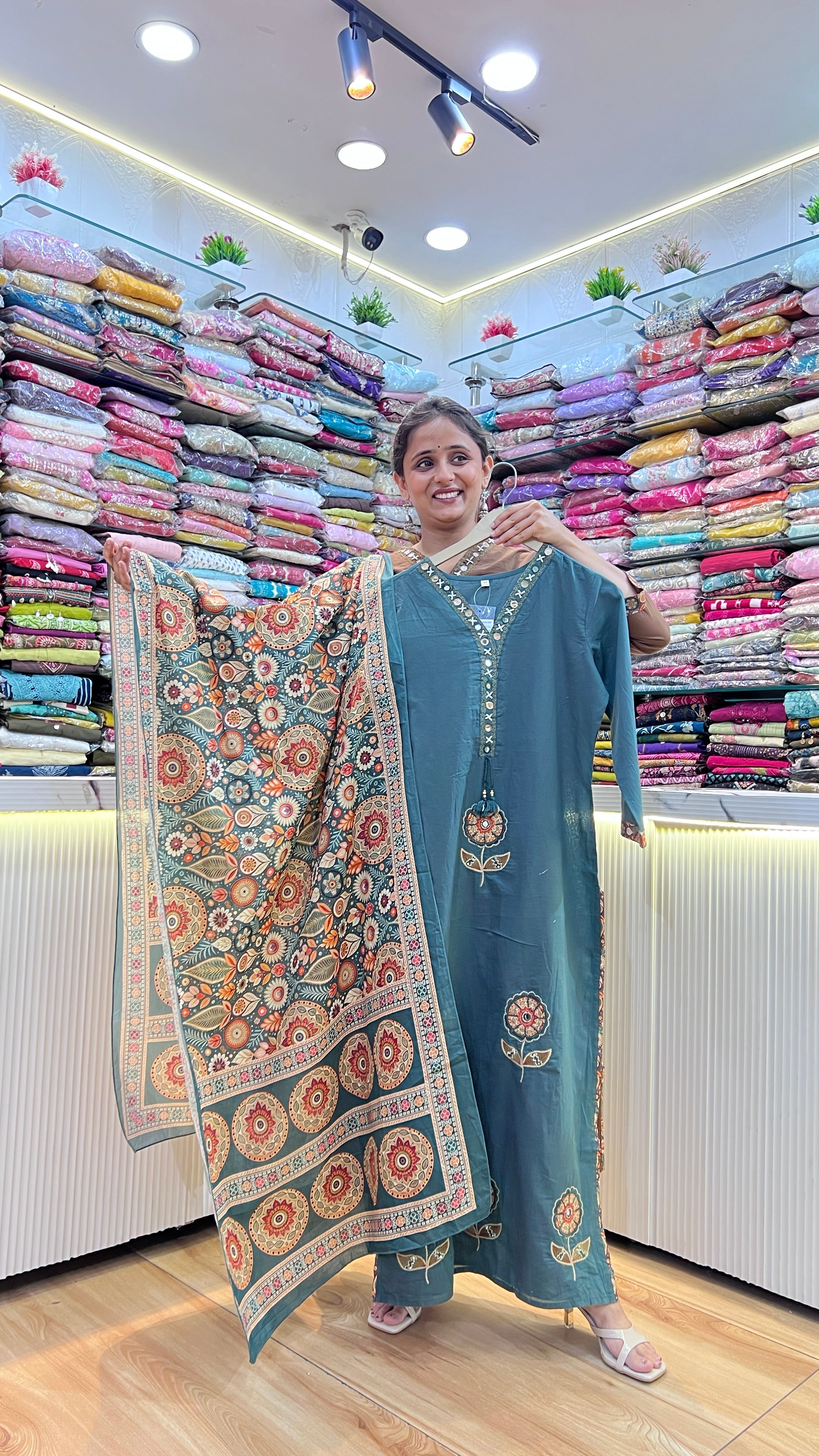 Cotton embroidered suit ( gj 11367 )