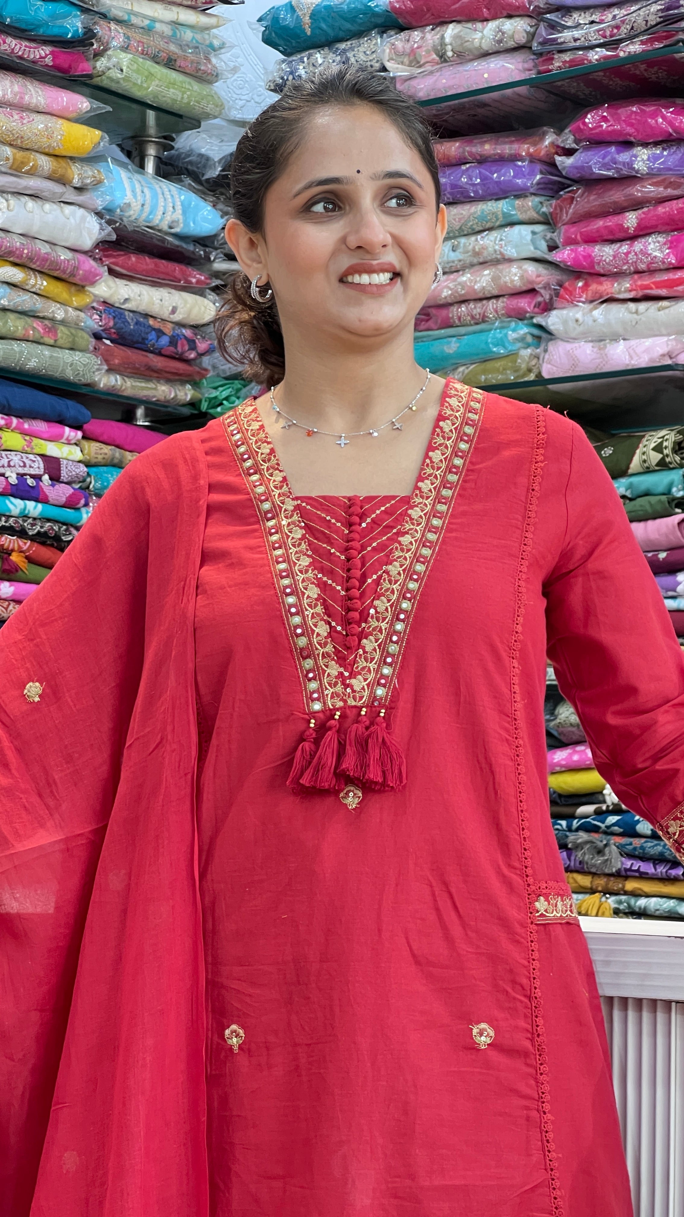 V-neck embroidered cotton suit ( gj 10767 )
