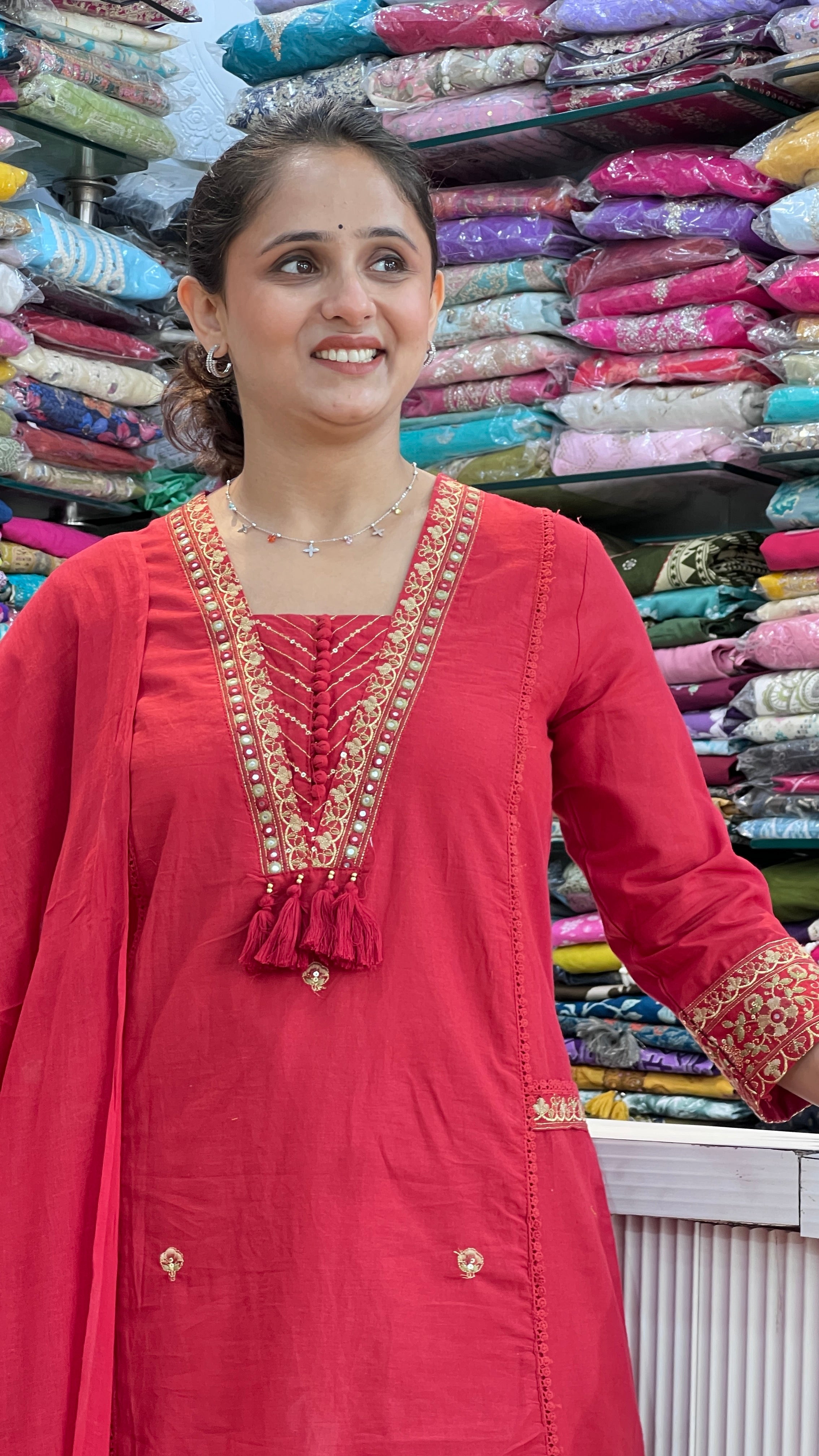 V-neck embroidered cotton suit ( gj 10767 )