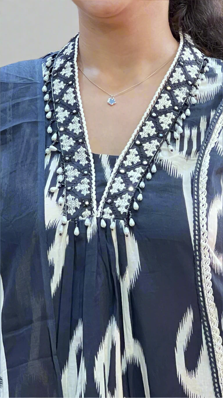 anhya a line printed suit