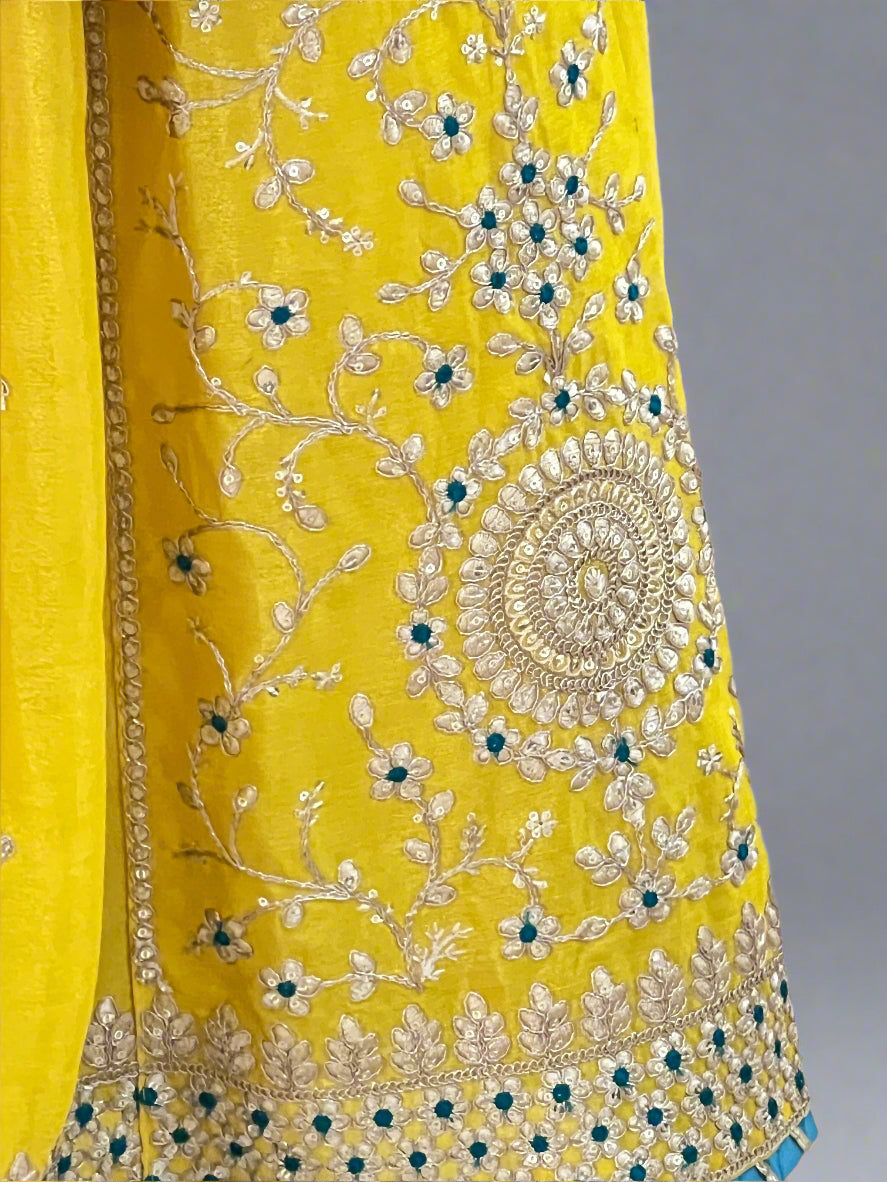 chinon gotta work suit with skirt