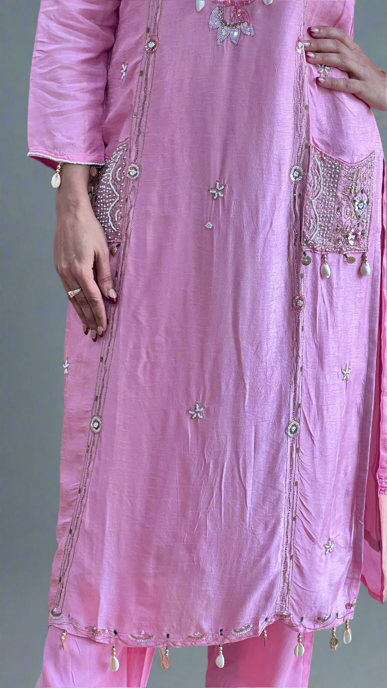 anah dola silk suit