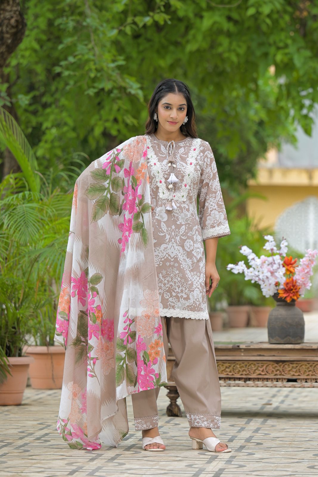 Akam farsi salwar suit