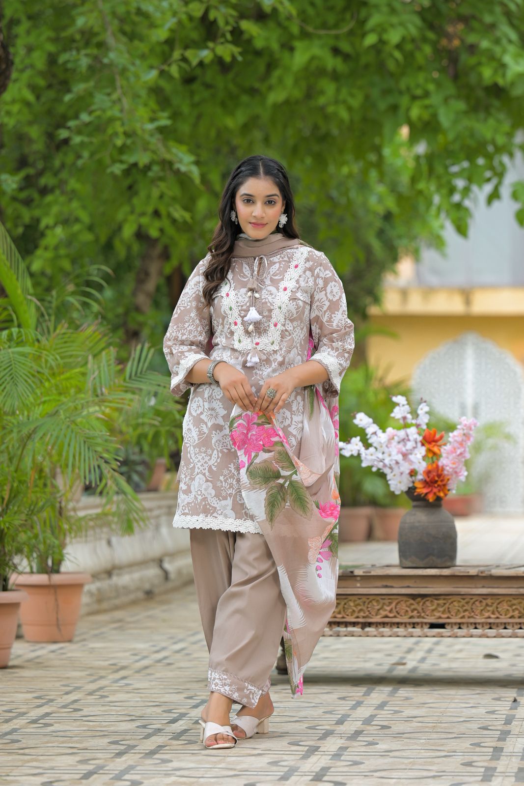 Akam farsi salwar suit