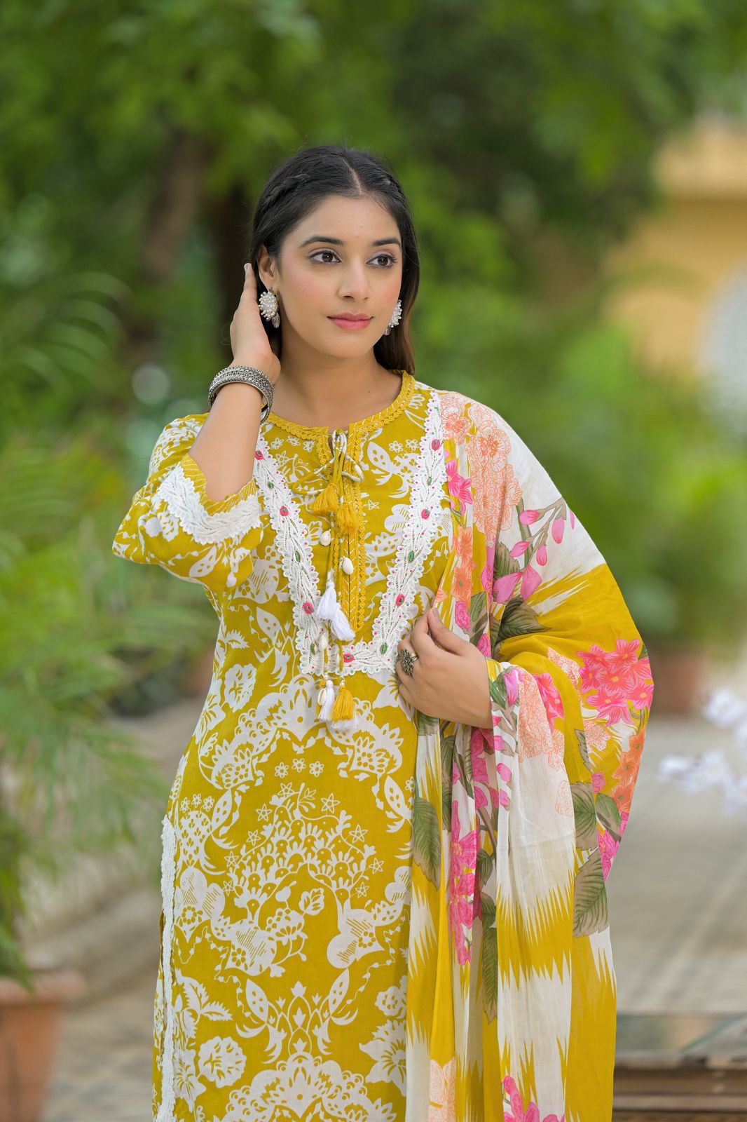Akam farsi salwar suit