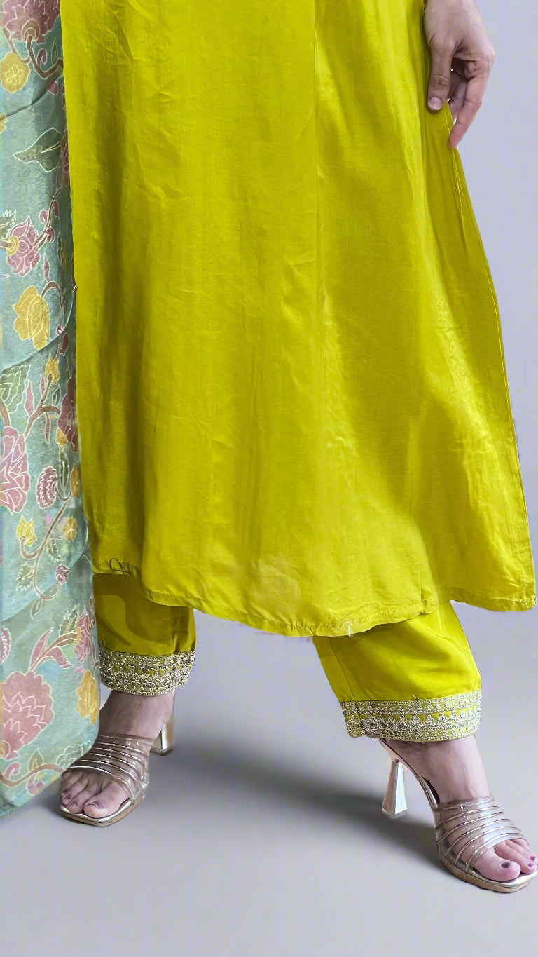 Avsya dola silk suit