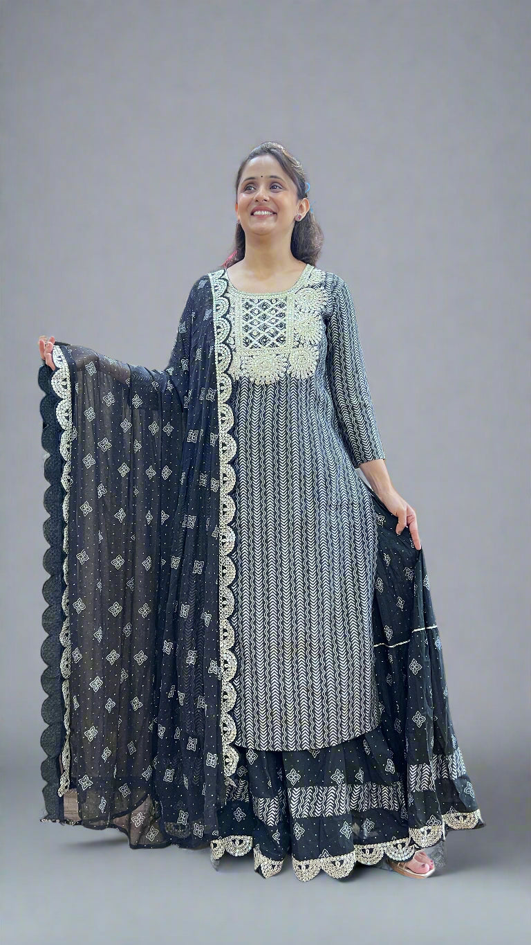 Muslin suit with skirt