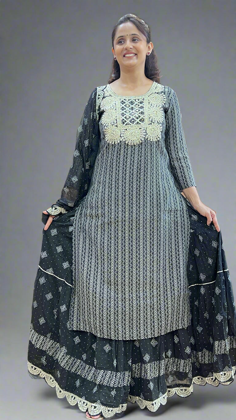 Muslin suit with skirt